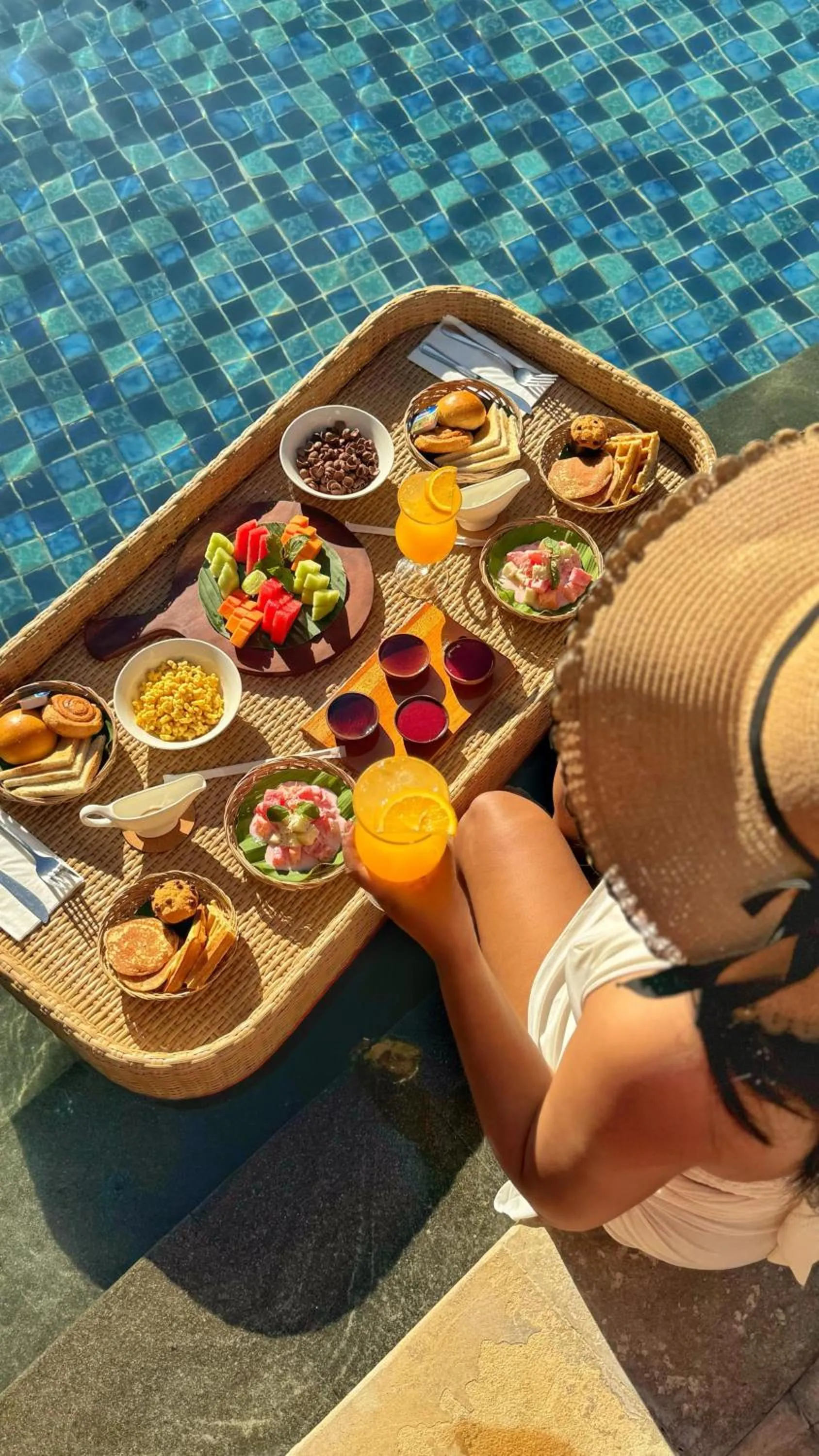 Food and drinks in Anathera Resort Kuta