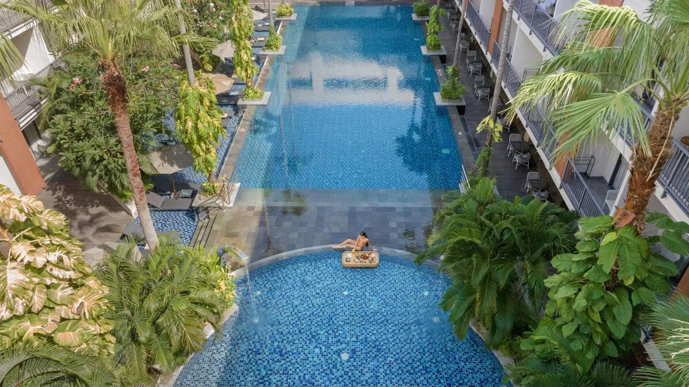 Swimming pool in Anathera Resort Kuta