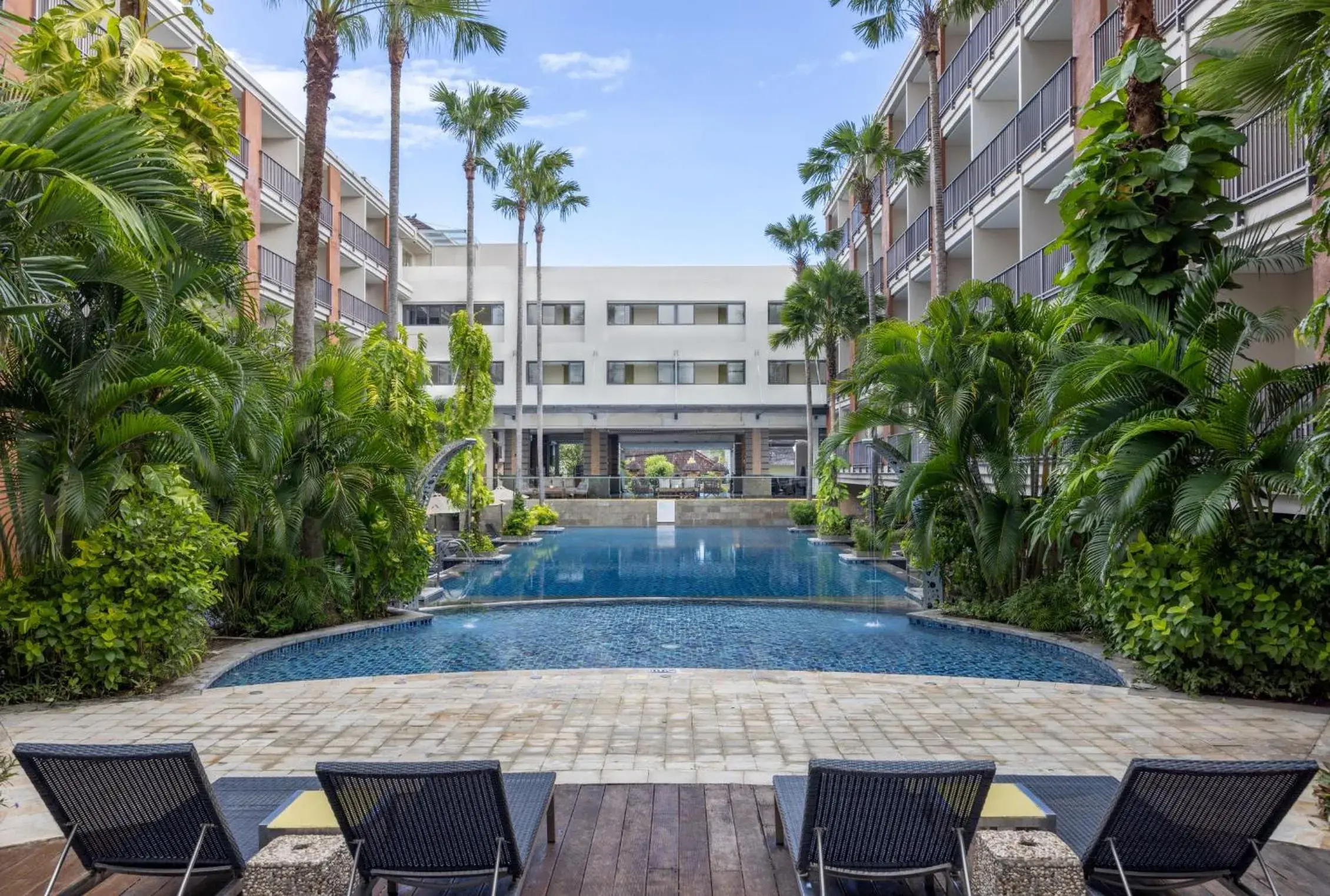 Swimming pool in Anathera Resort Kuta Swimming pool in Anathera Resort Kuta