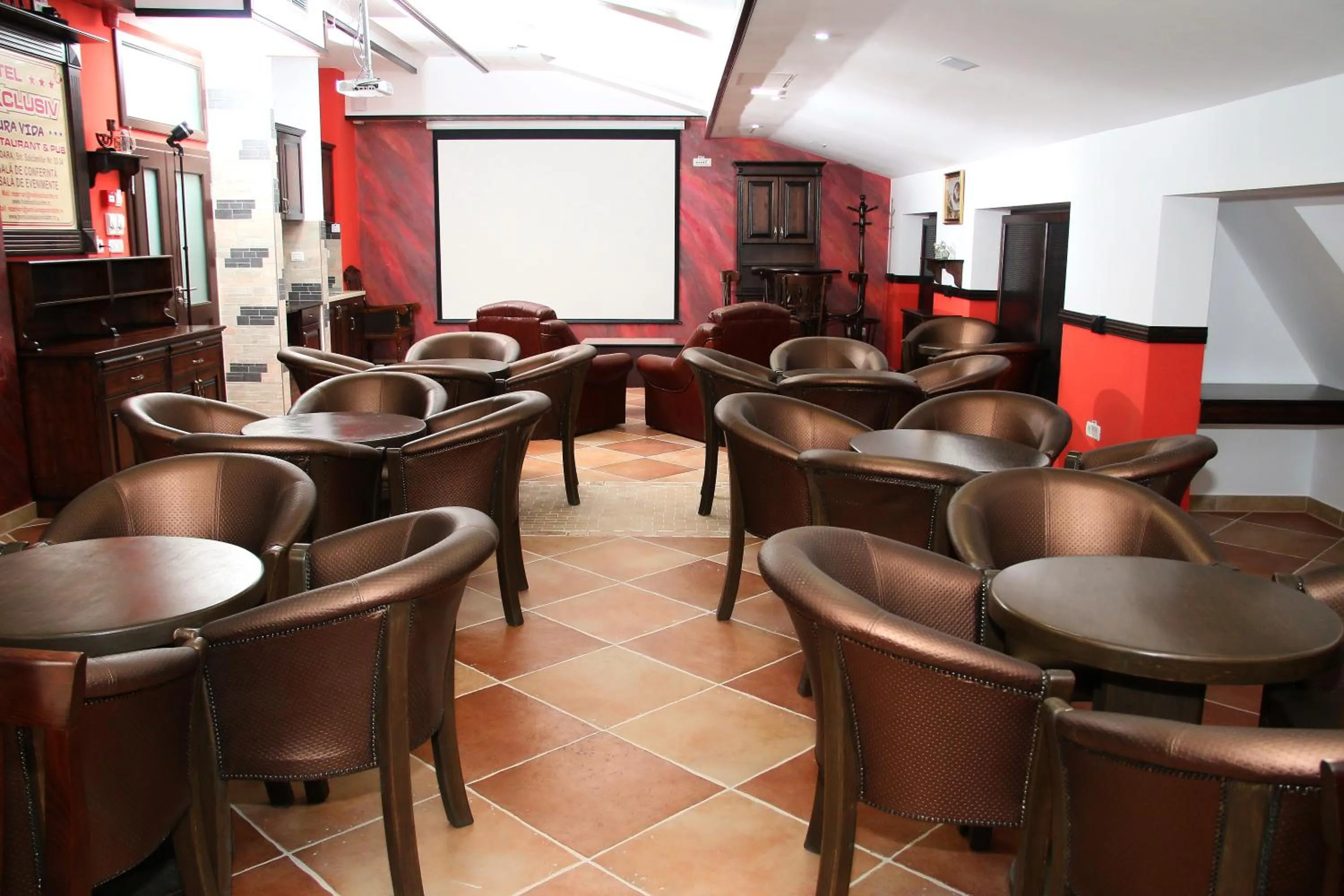 Restaurant/places to eat in Hotel Exclusiv