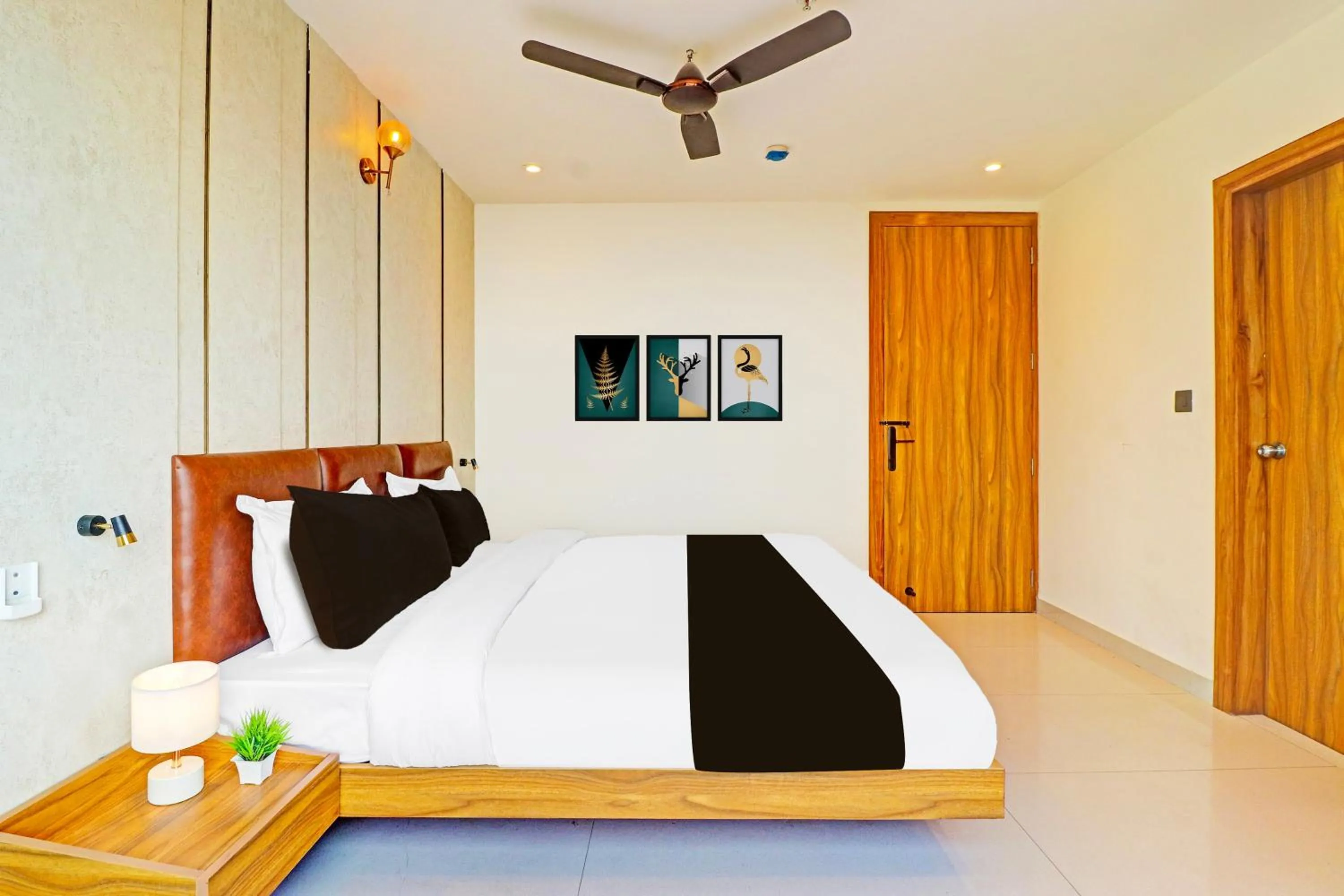 Bedroom, Bed in Super Townhouse Patel Nagar Near Saharanpur Chowk Dehradun