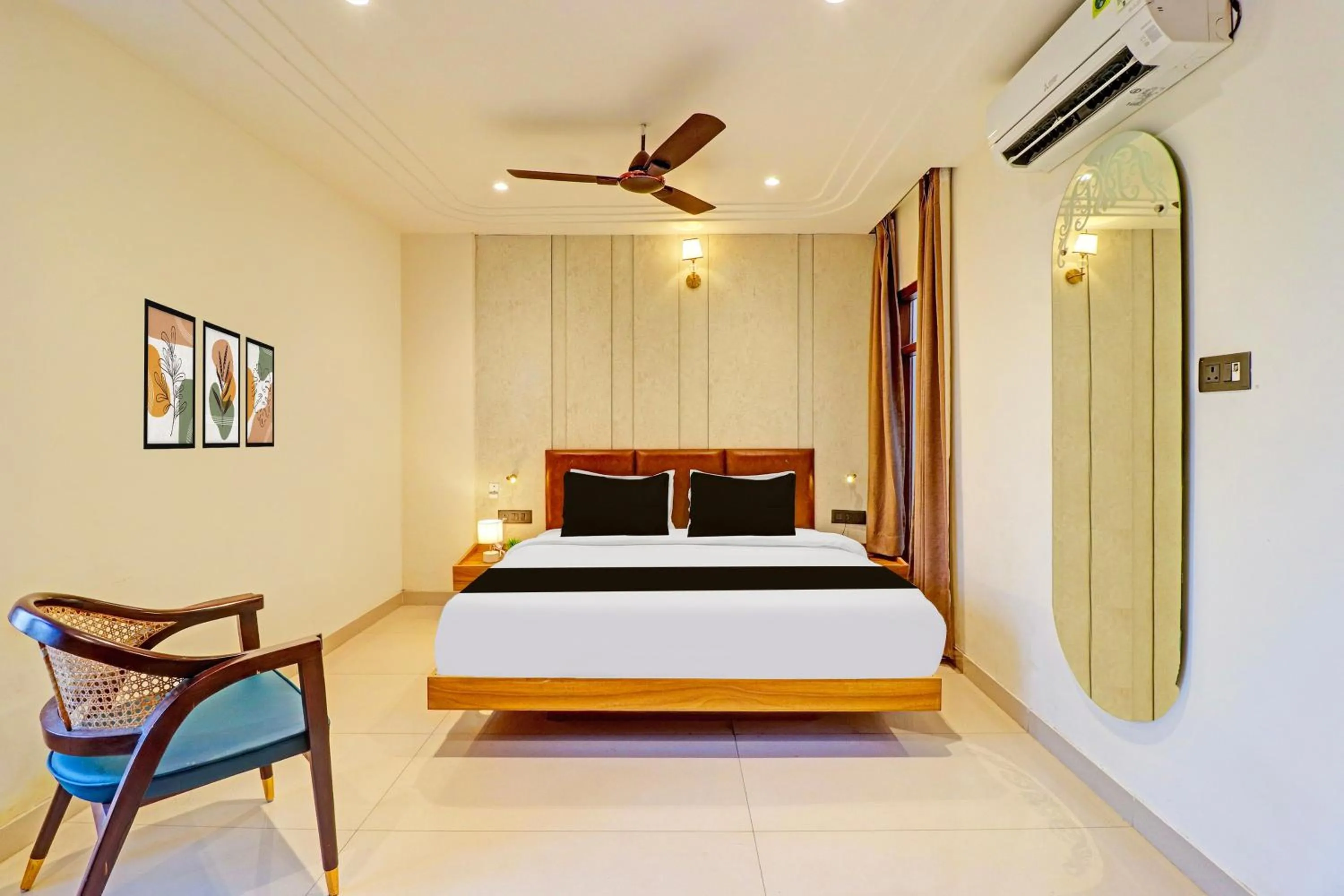 Bedroom, Bed in Super Townhouse Patel Nagar Near Saharanpur Chowk Dehradun