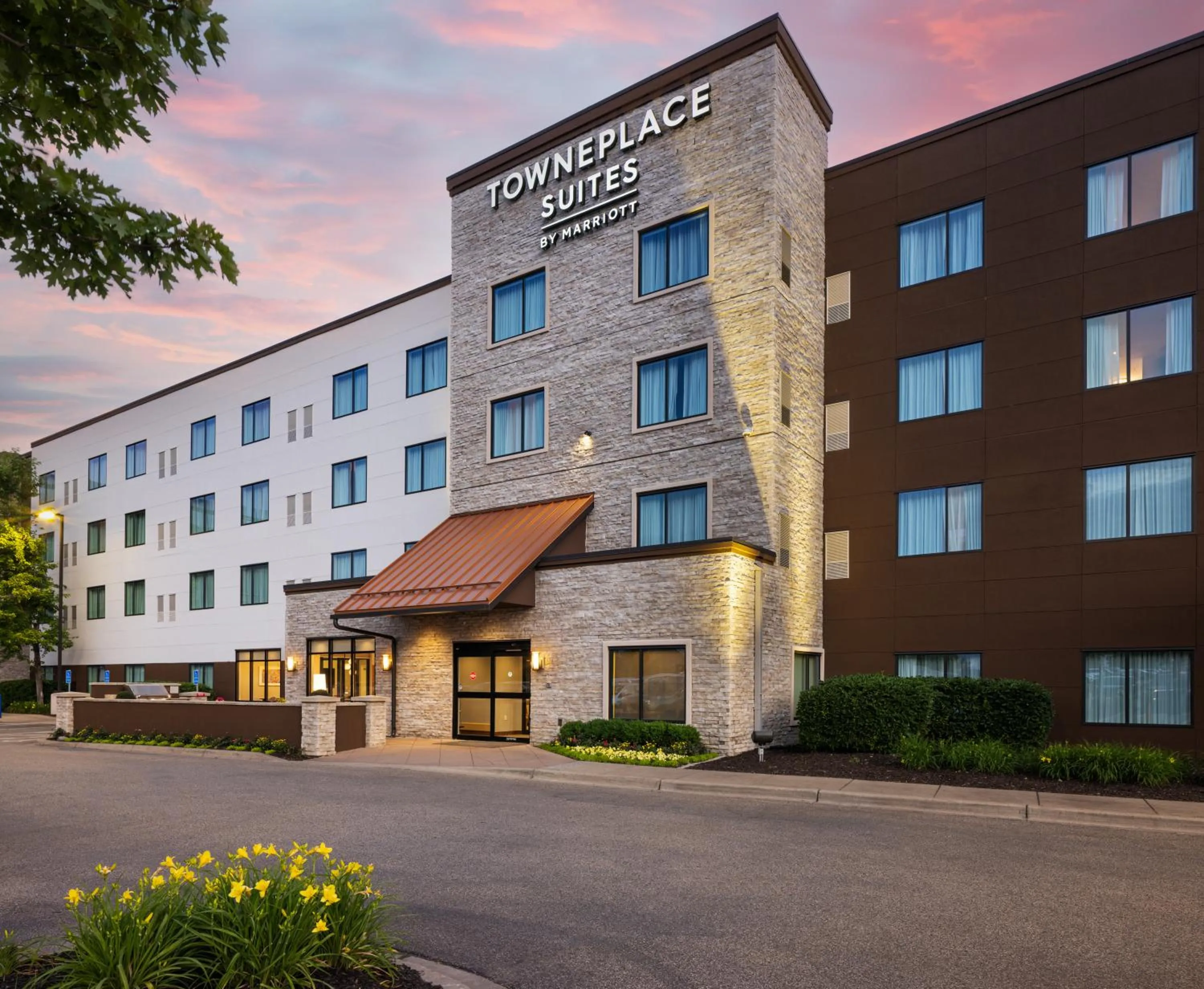 Property building in TownePlace Suites by Marriott Minneapolis near Mall of America