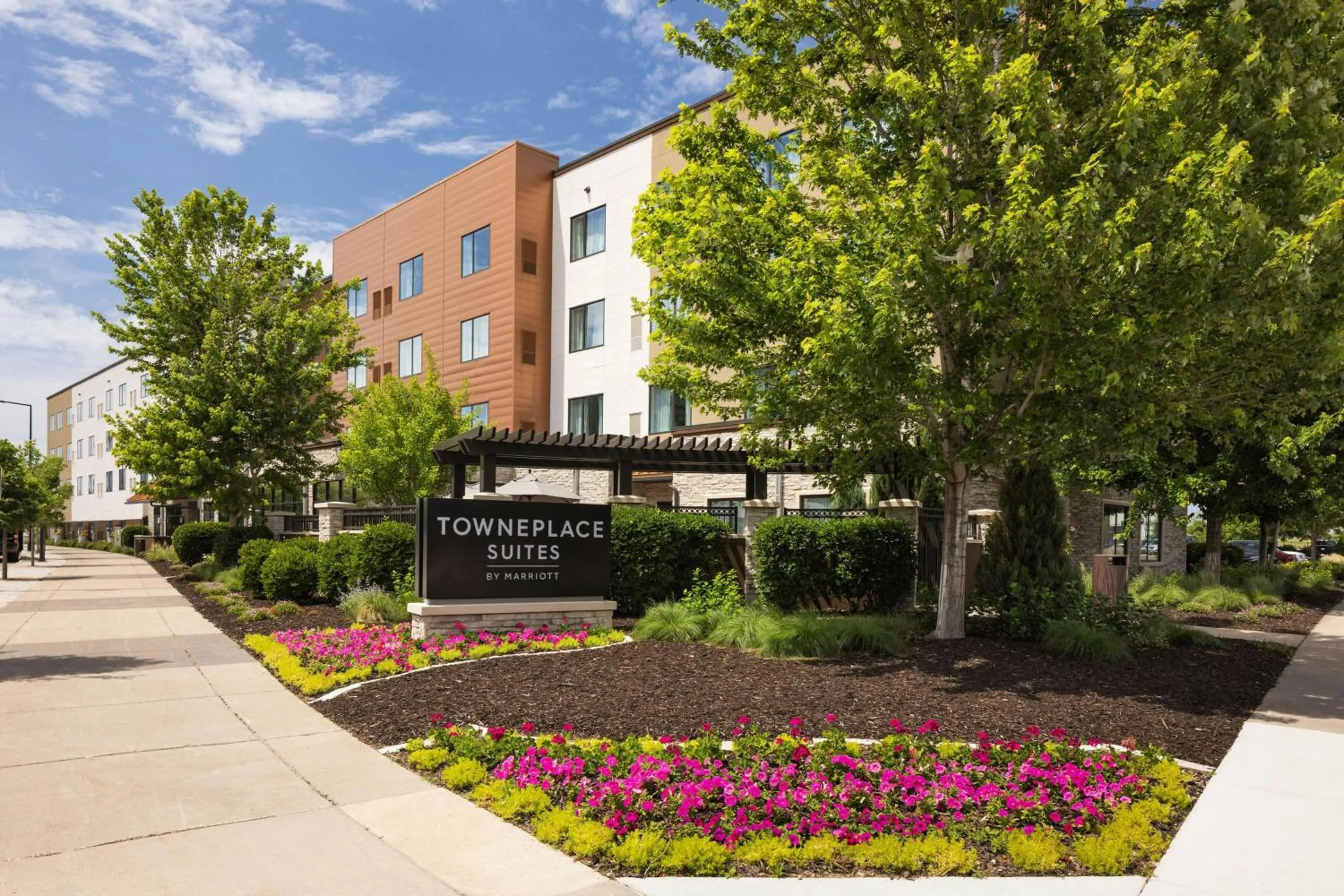 Property building in TownePlace Suites by Marriott Minneapolis near Mall of America