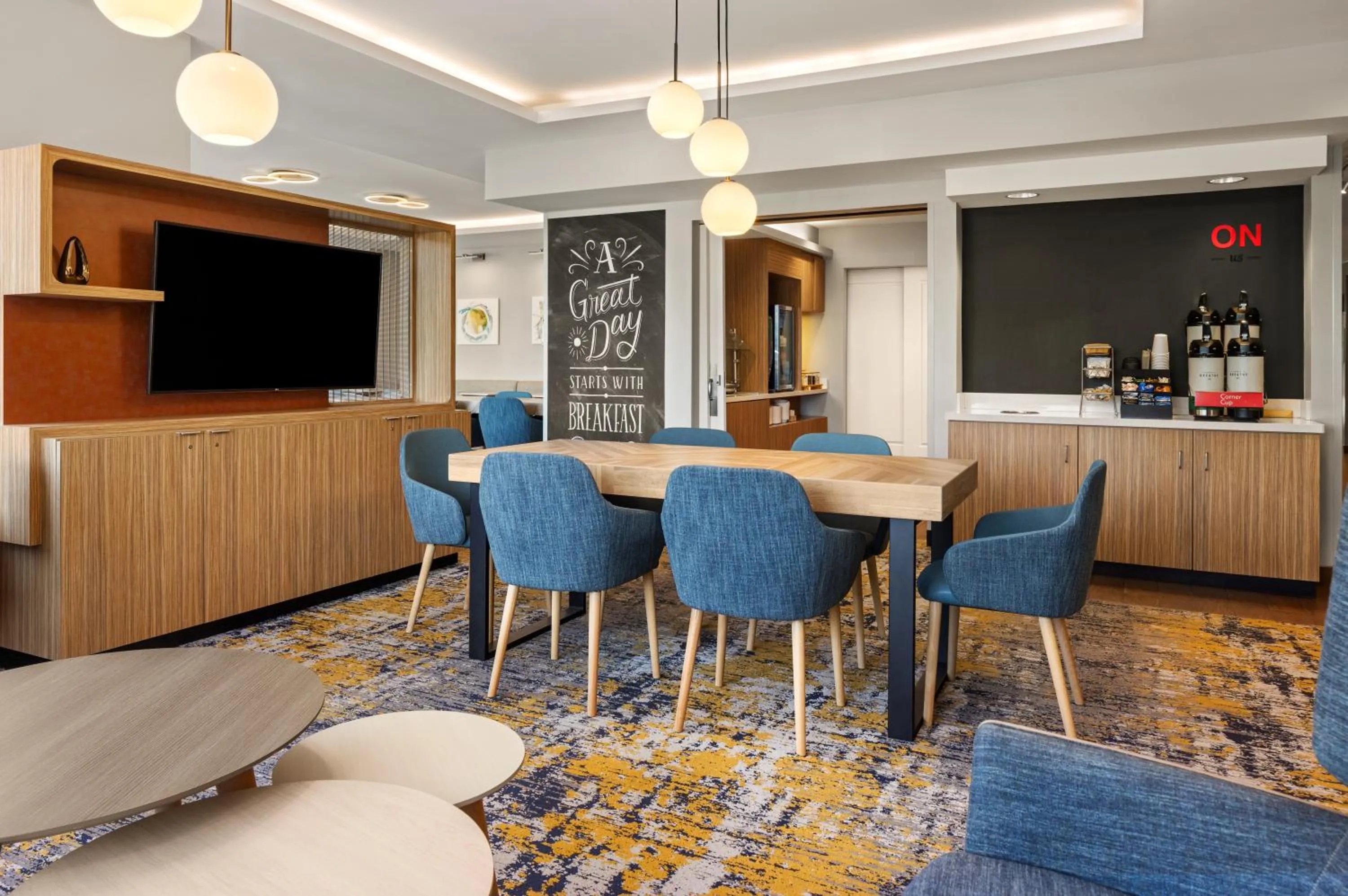 Coffee/tea facilities in TownePlace Suites by Marriott Minneapolis near Mall of America