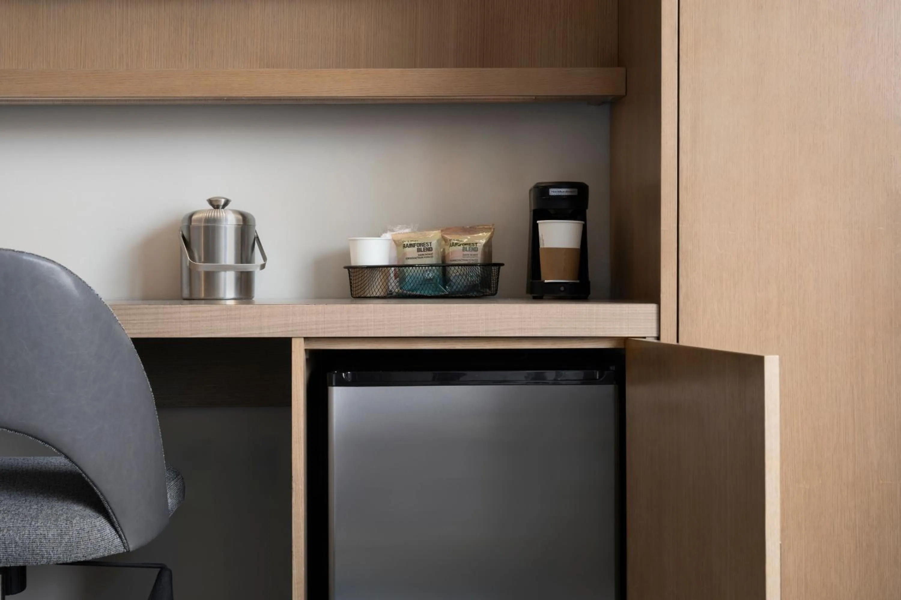 Photo of the whole room in Courtyard by Marriott San Diego Gaslamp/Convention Center