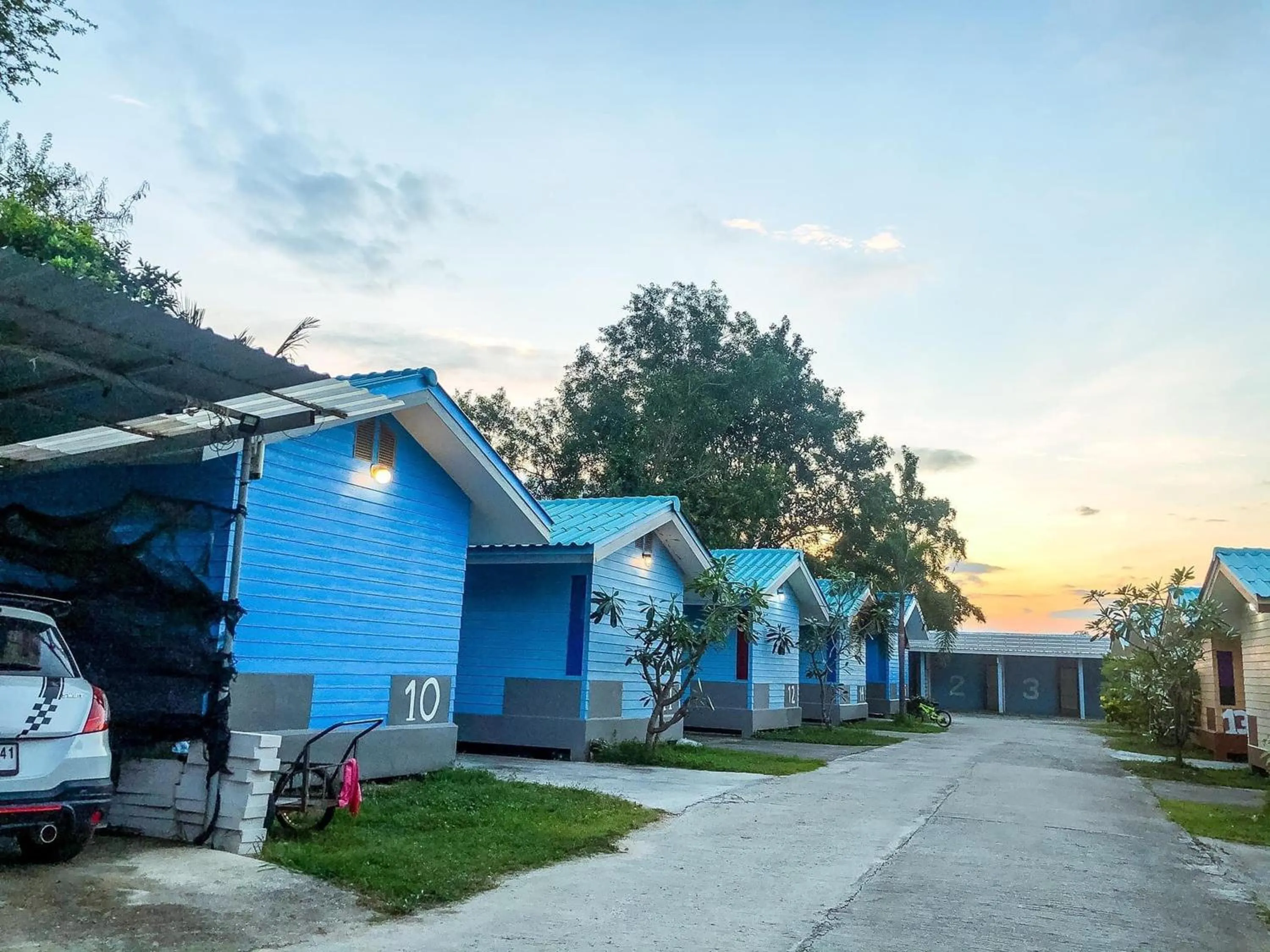 Property building in Suksabai Raiwan and Pool Villa