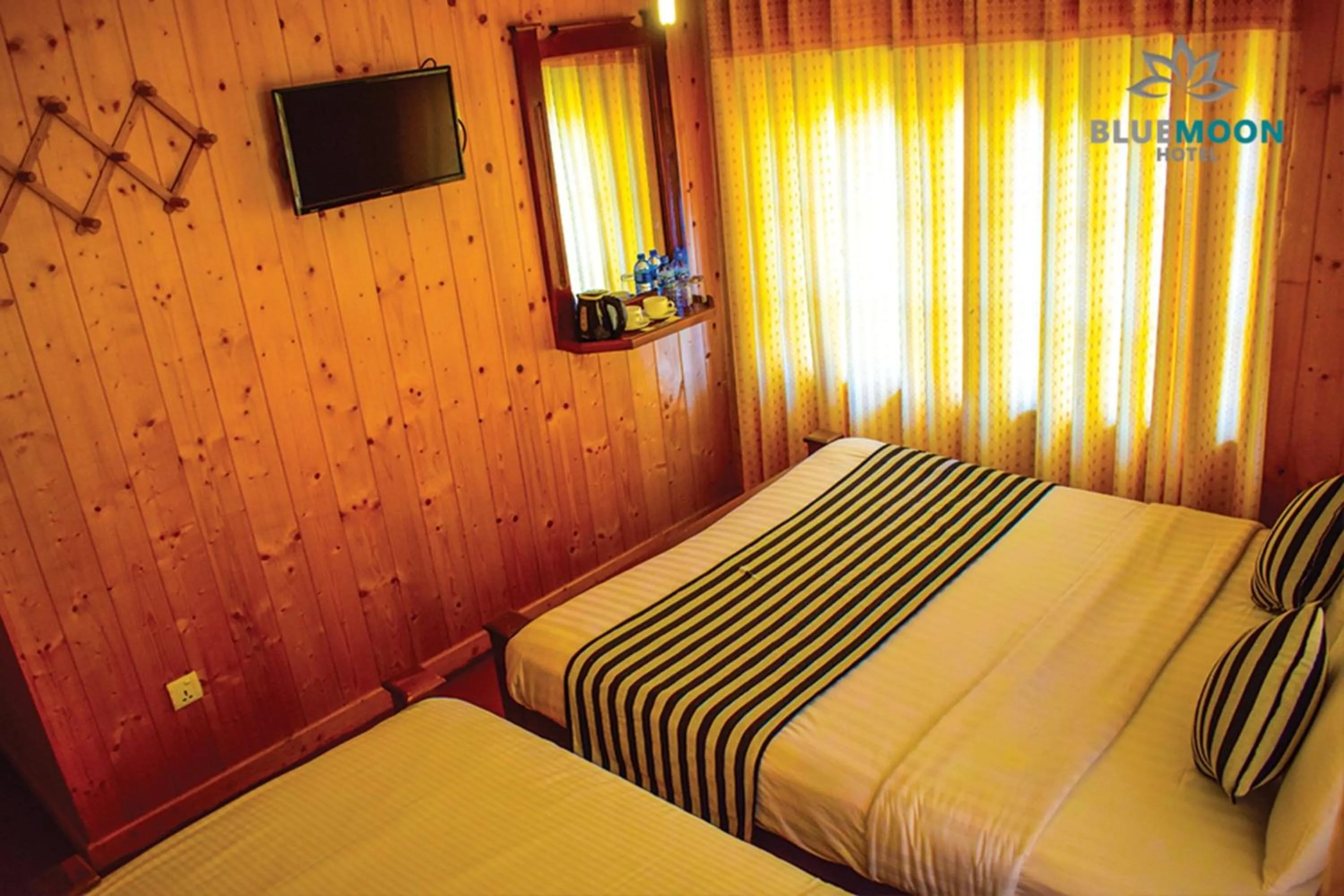 Bedroom, Bed in Blue Moon Hotel