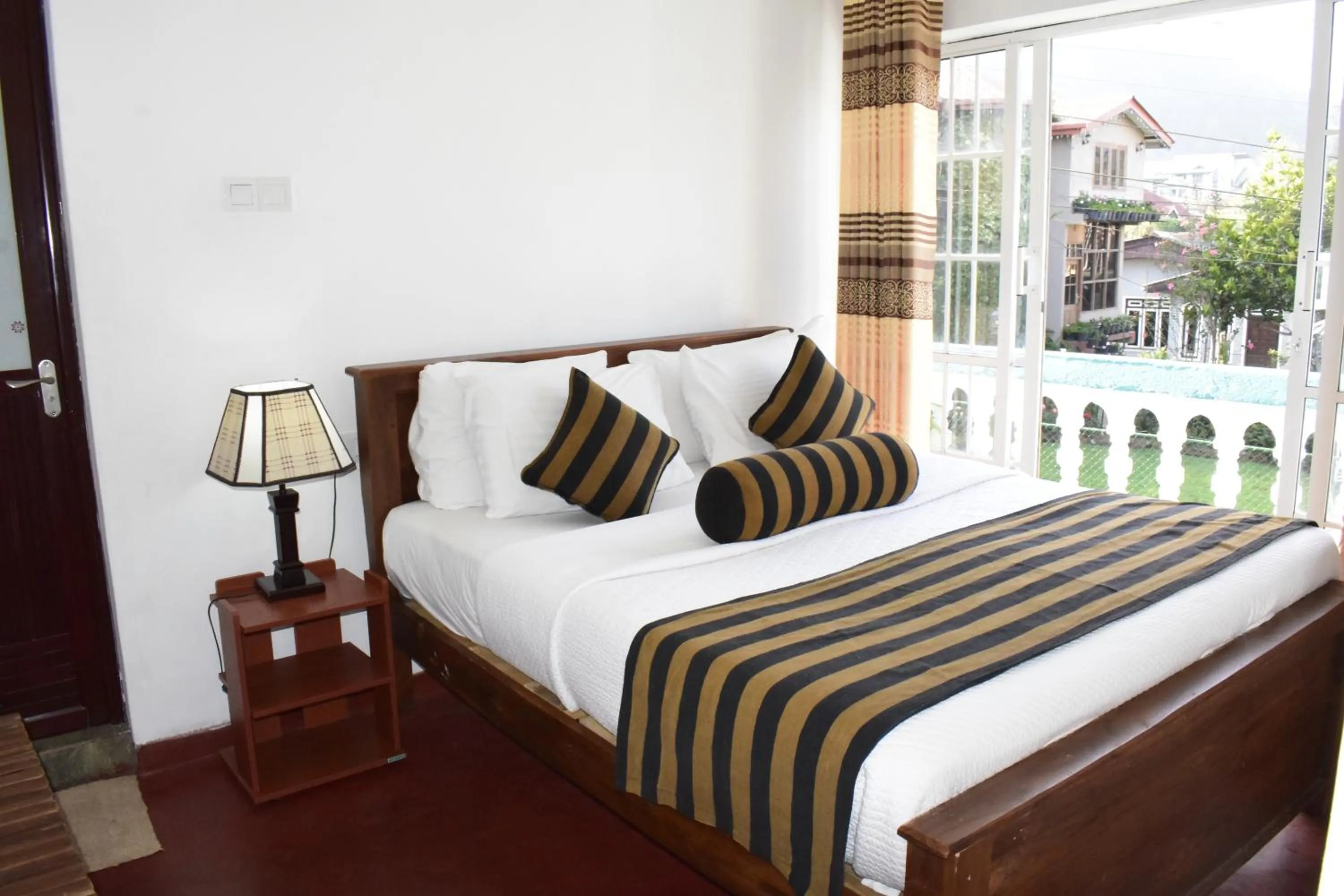 Bird's eye view, Bed in Blue Moon Hotel