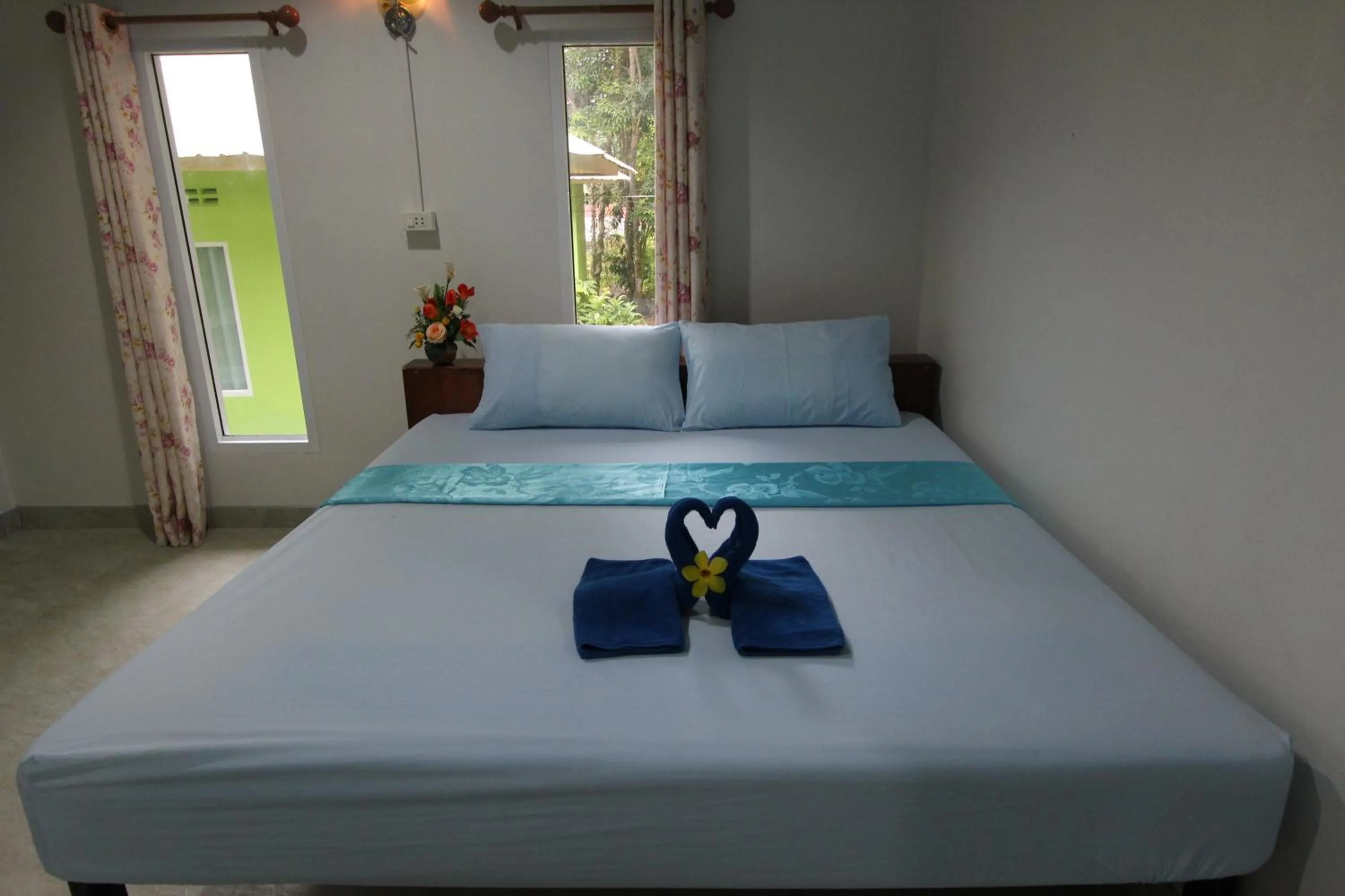 Bed in Koh Phayam Greentawan Resort