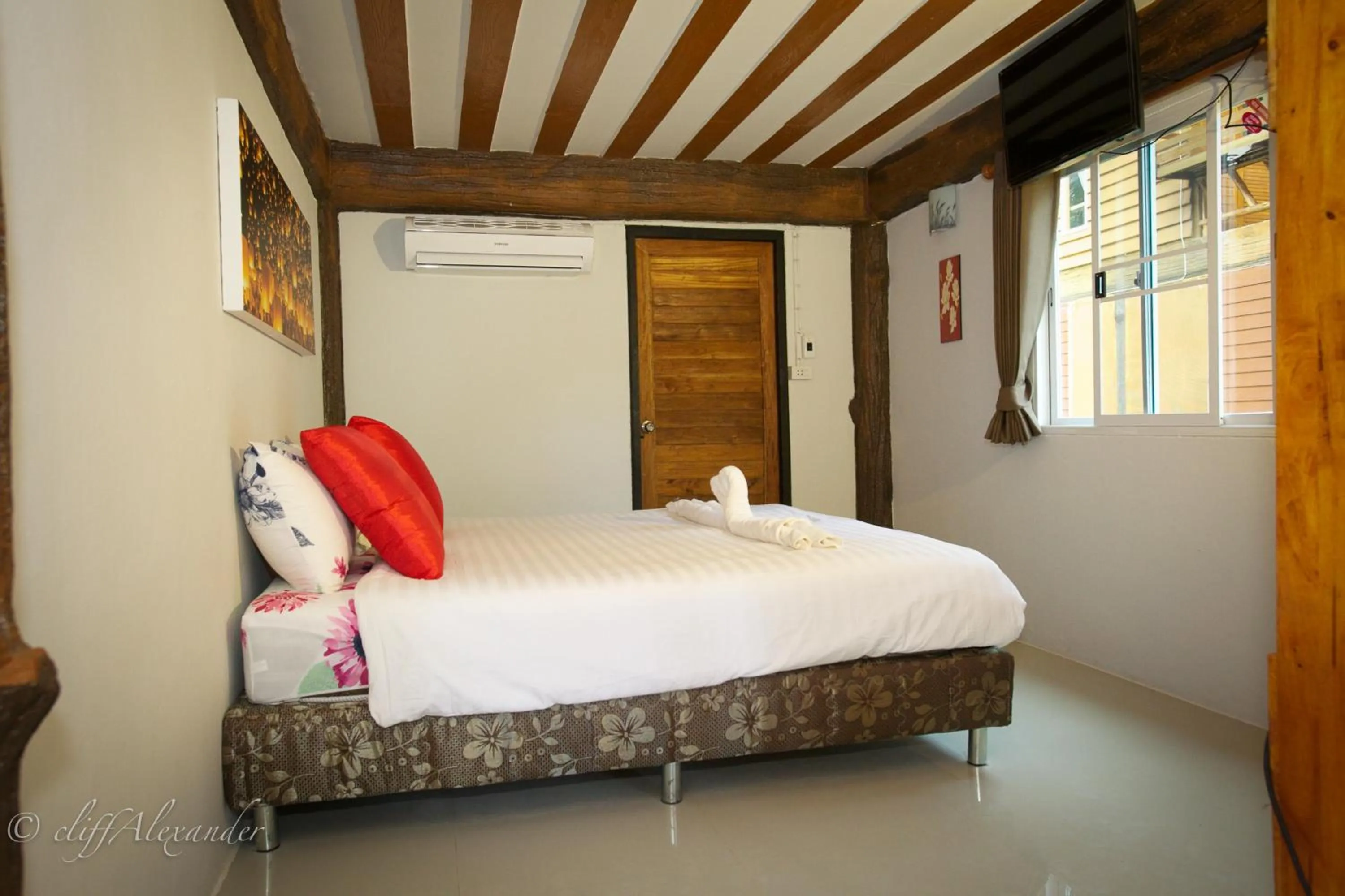 TV and multimedia, Bed in The Ford SunSet Beach Resort