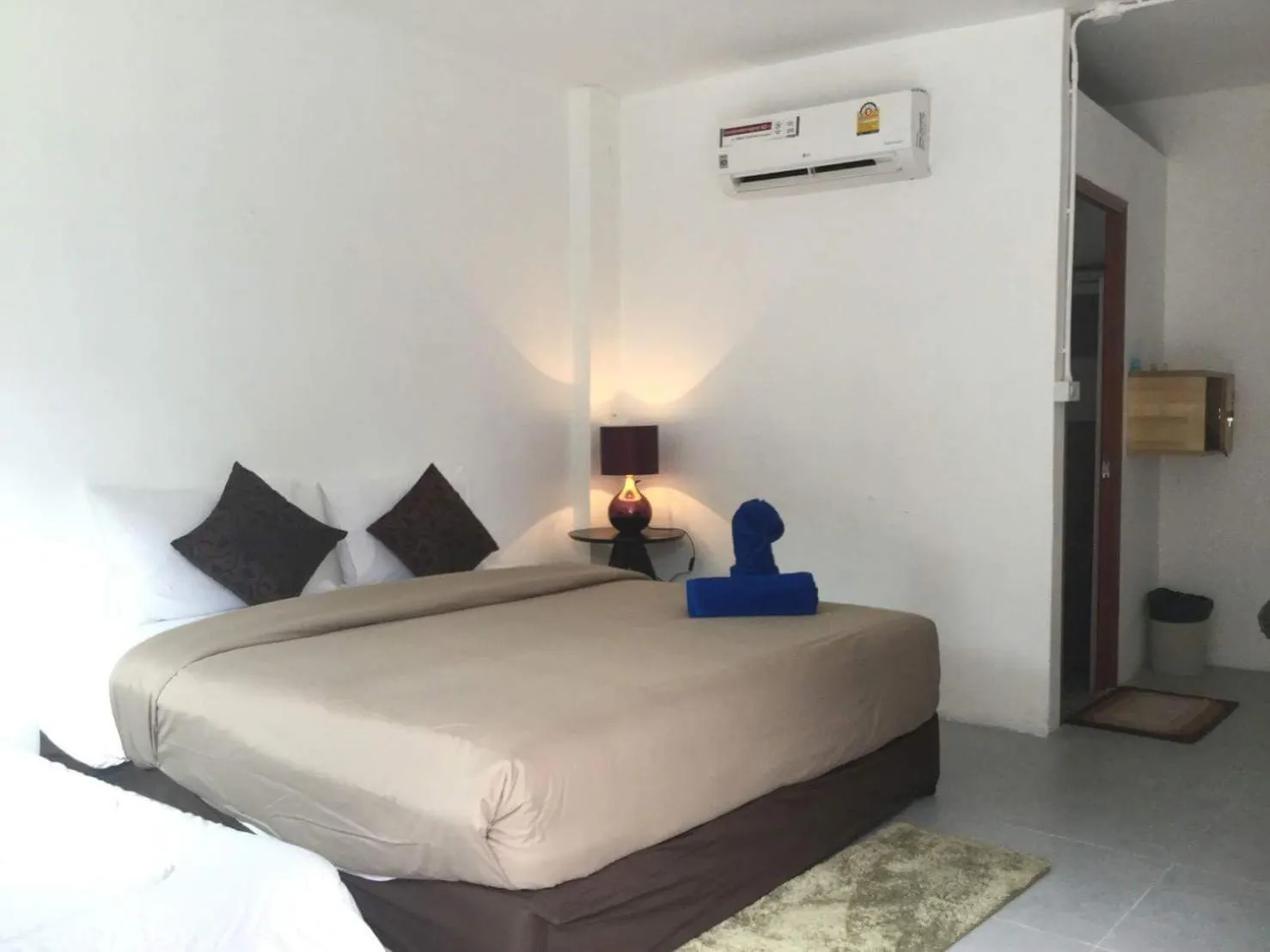 Bedroom in Pink Easy Homes Koh Phangan