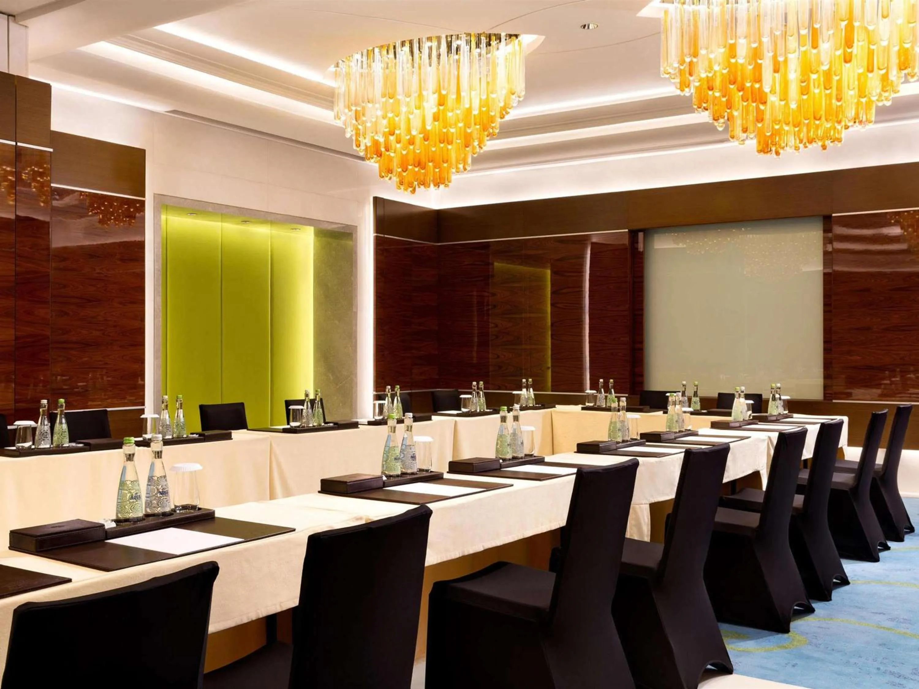 Business facilities in Raffles Jakarta