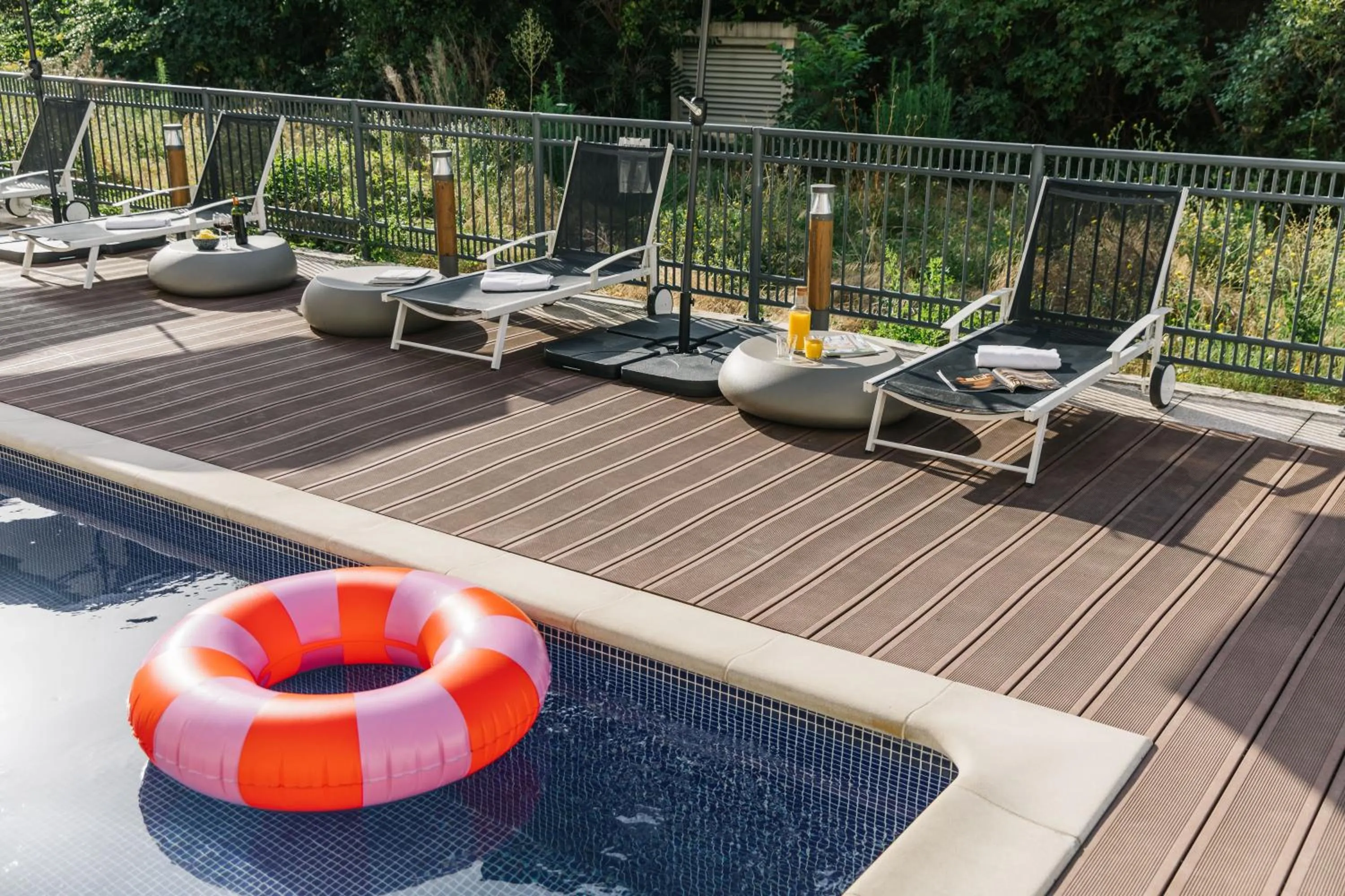 Swimming pool in The Social Hub Paris La Défense