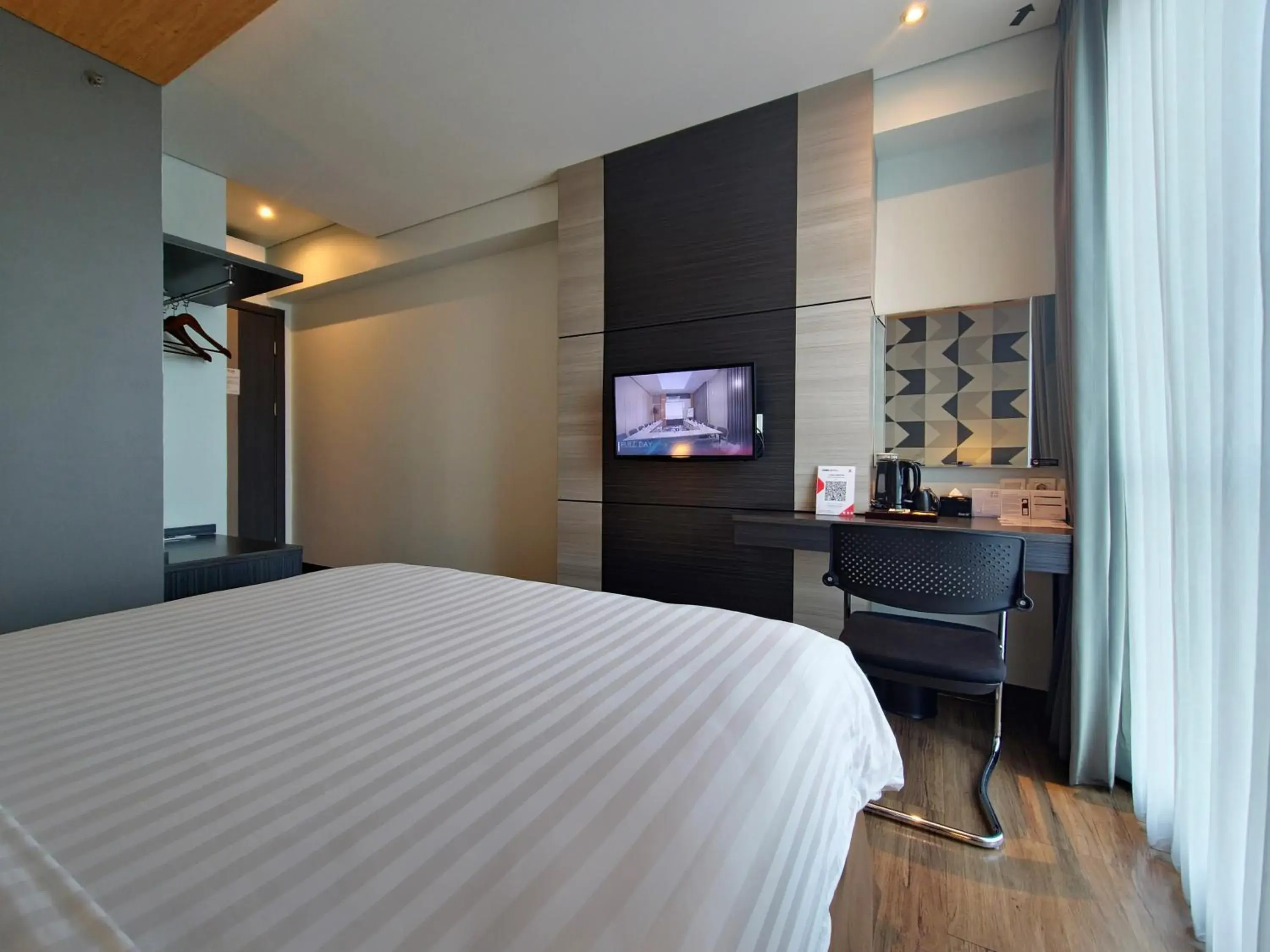 Bedroom, Bed in Luminor Hotel Jemursari By WH with The Best Breakfast in Town and Located Near Surabaya Industrial Estate Rungkut SIER Bedroom, Bed in Luminor Hotel Jemursari By WH with The Best Breakfast in Town and Located Near Surabaya Industrial Estate Rungkut SIER