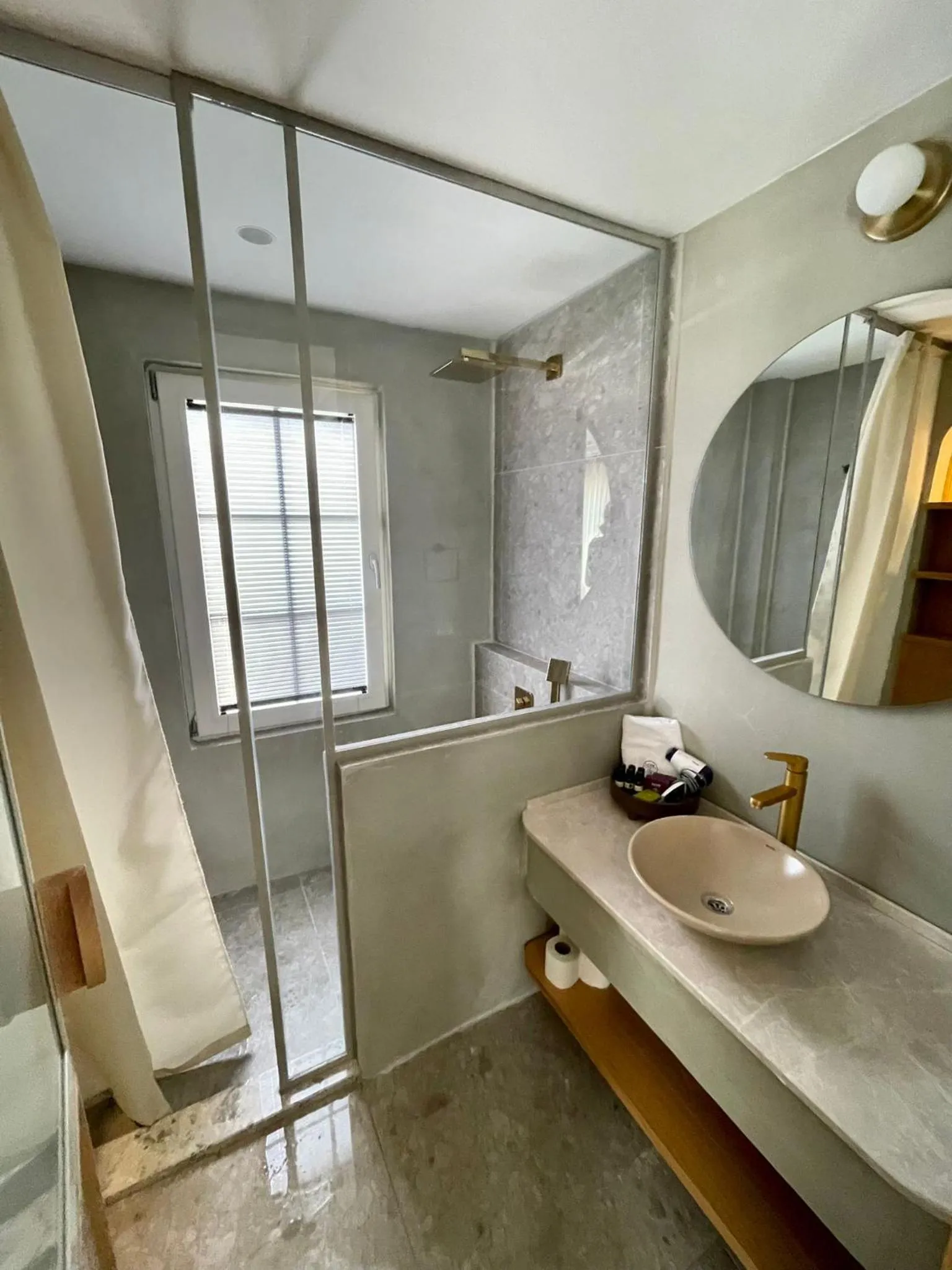 Shower in Monk Alaçatı