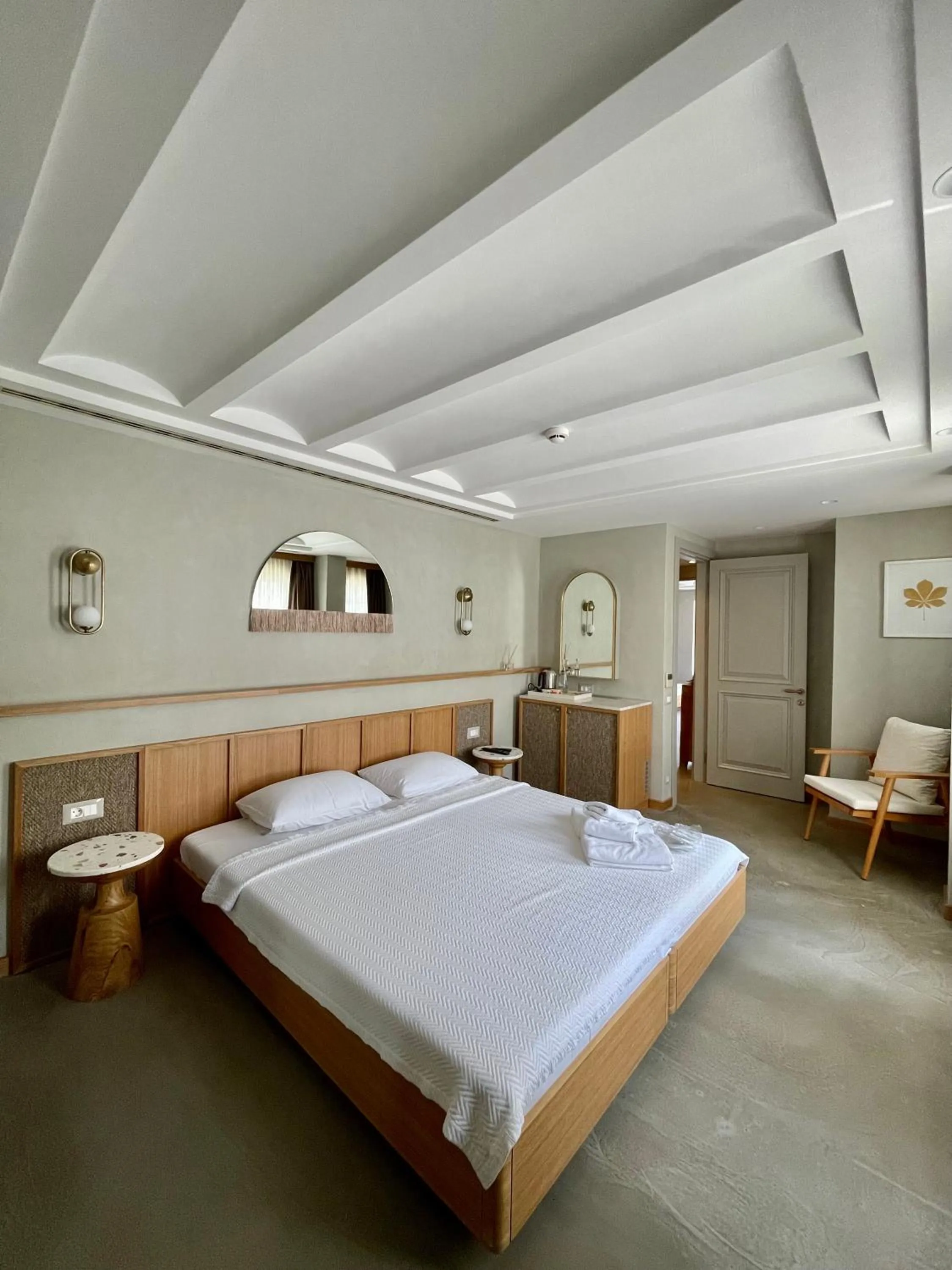 Photo of the whole room in Monk Alaçatı