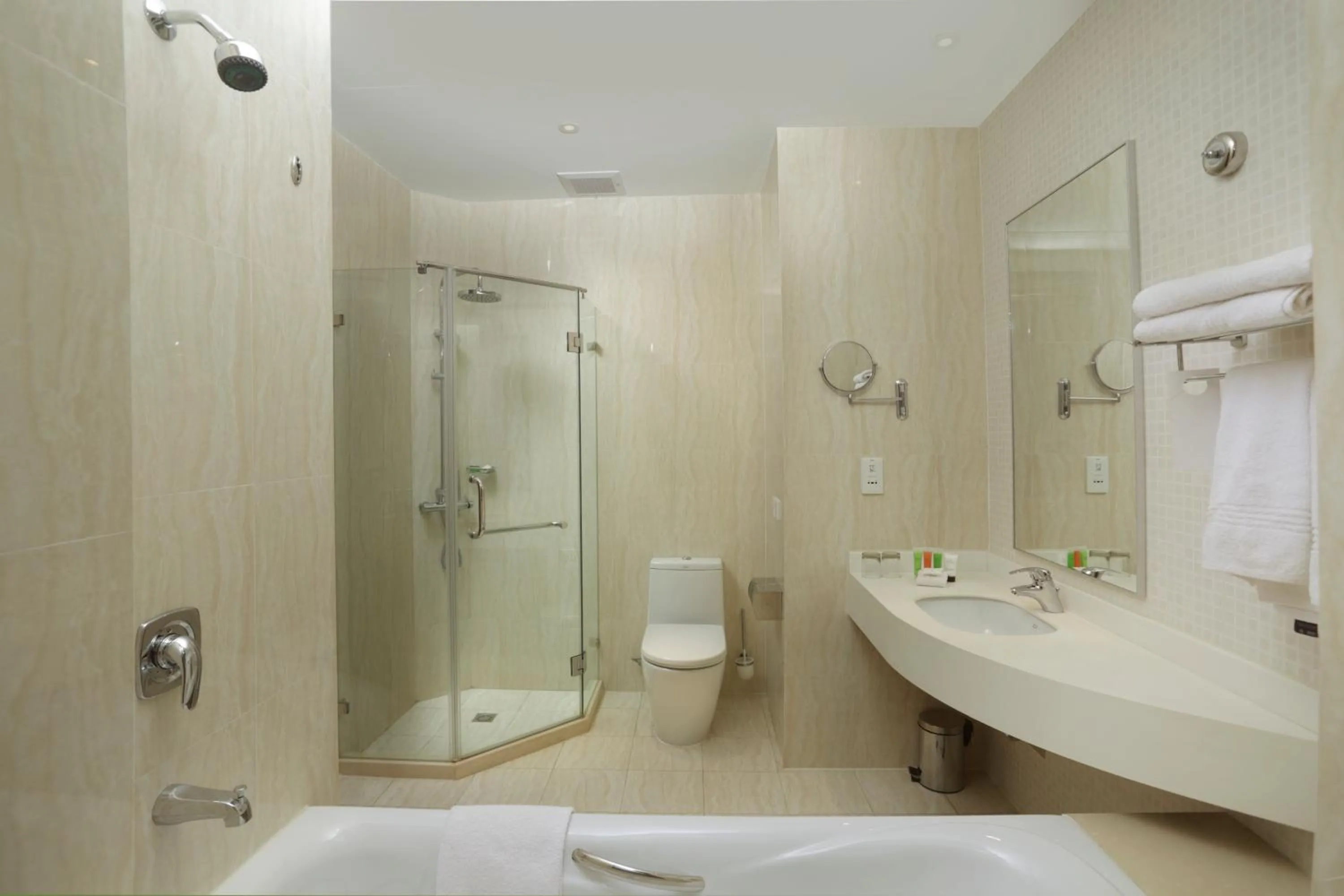 Bathroom in President Hotel at Umodzi Park