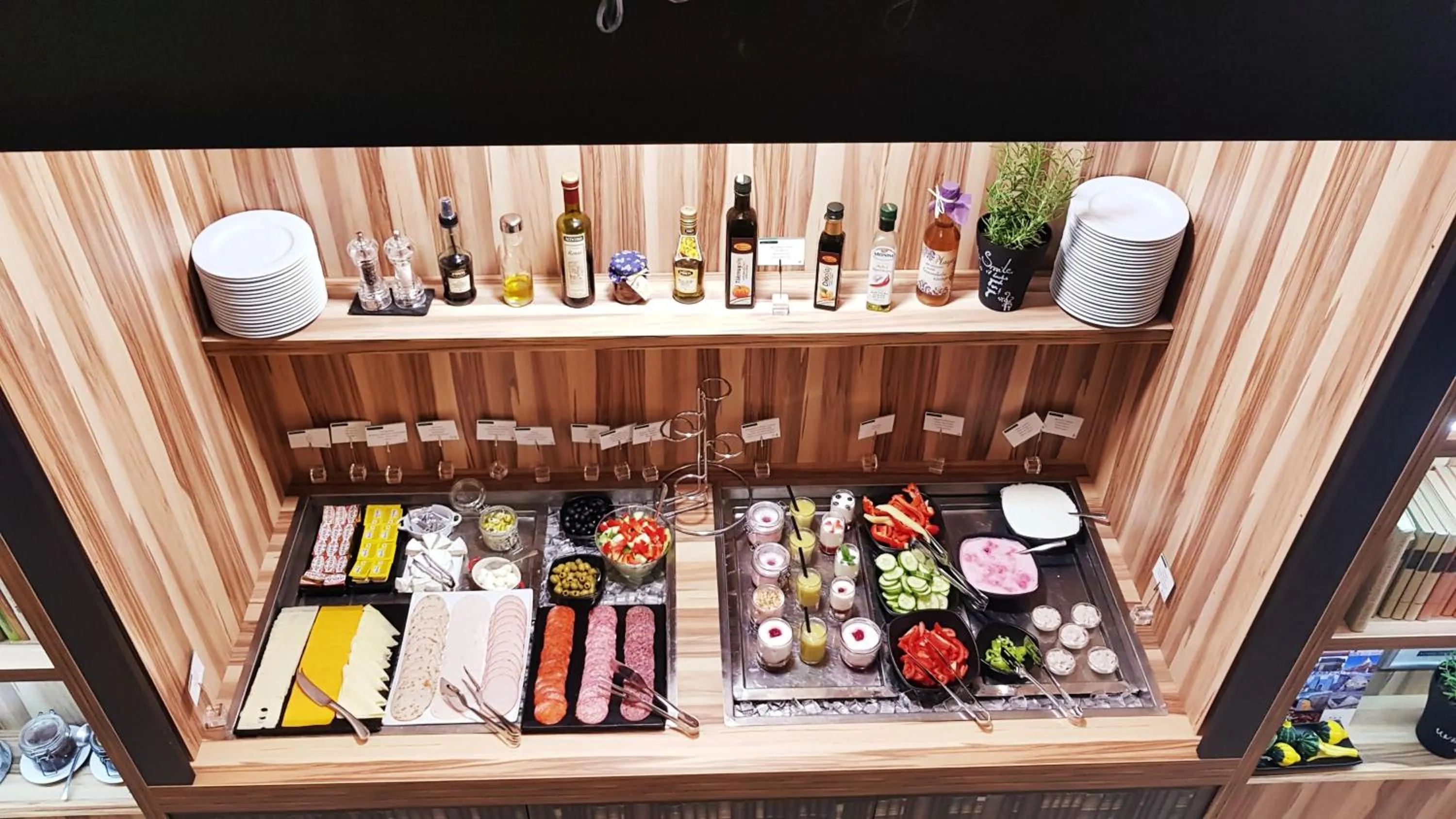 Buffet breakfast in Science Hotel