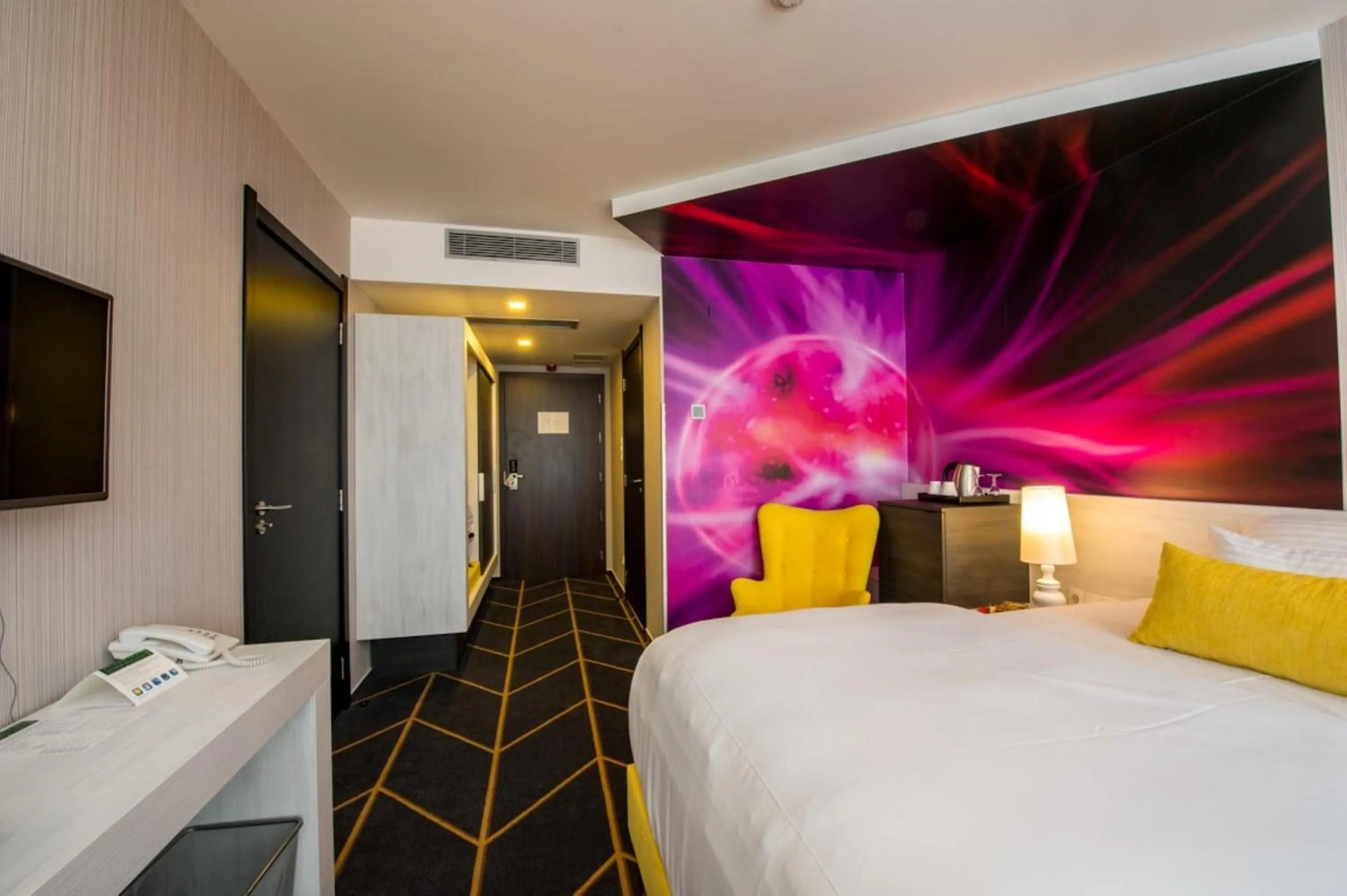 Day, Bed in Science Hotel