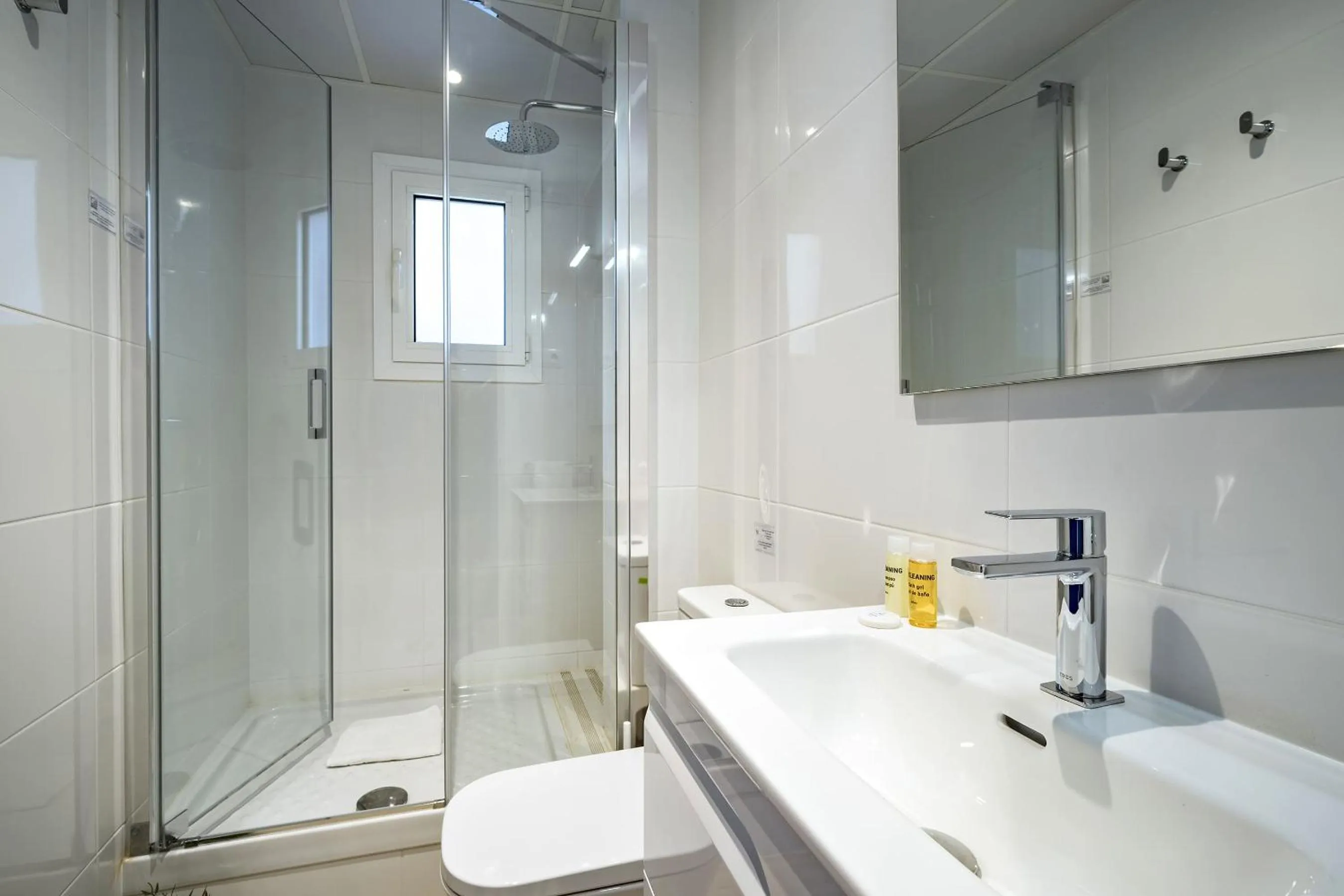 Bathroom in Habitat Apartments Cool Jazz