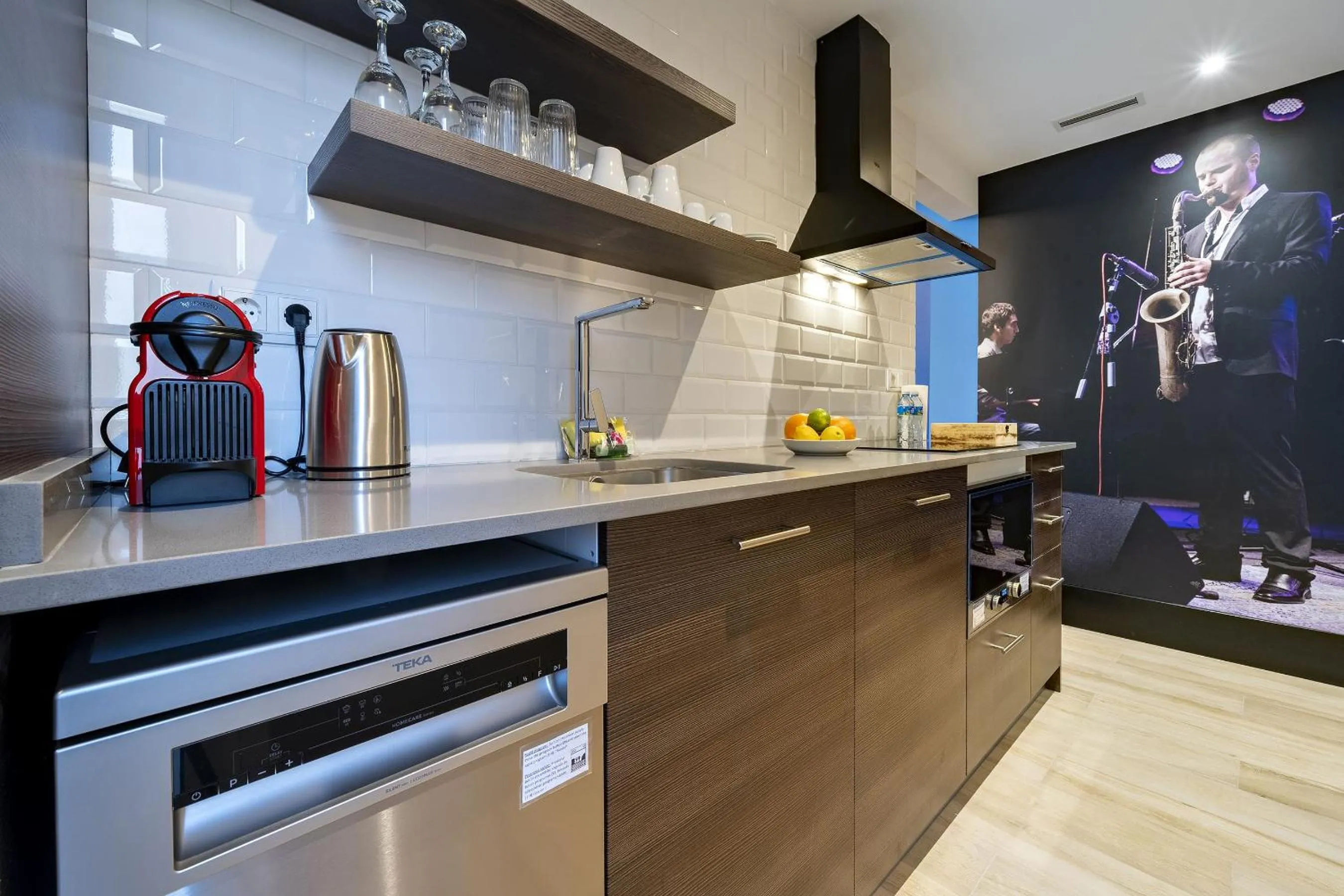 Kitchen or kitchenette in Habitat Apartments Cool Jazz