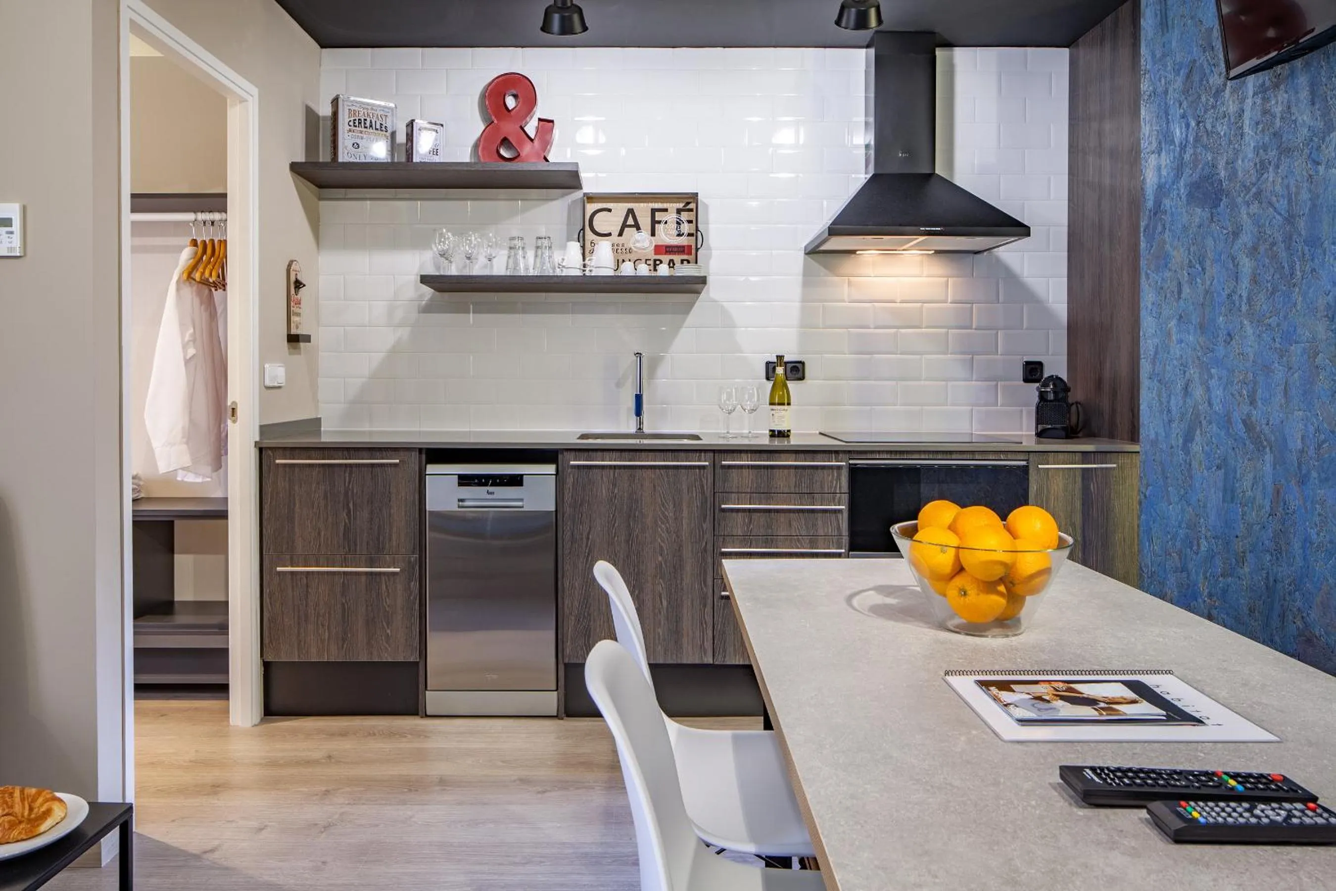 Kitchen or kitchenette in Habitat Apartments Cool Jazz