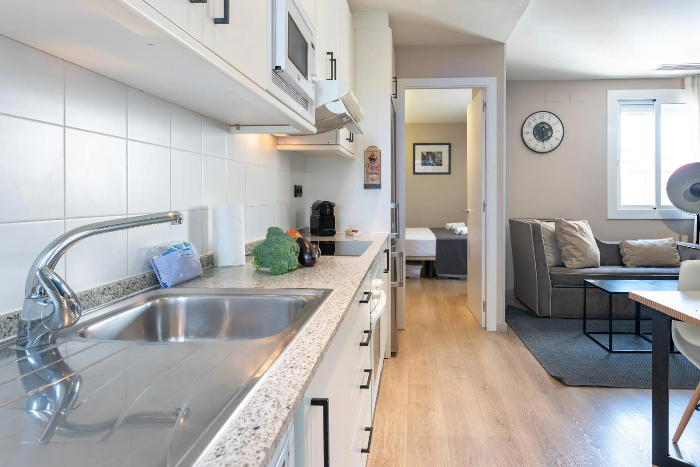 Kitchen or kitchenette in Habitat Apartments Cool Jazz