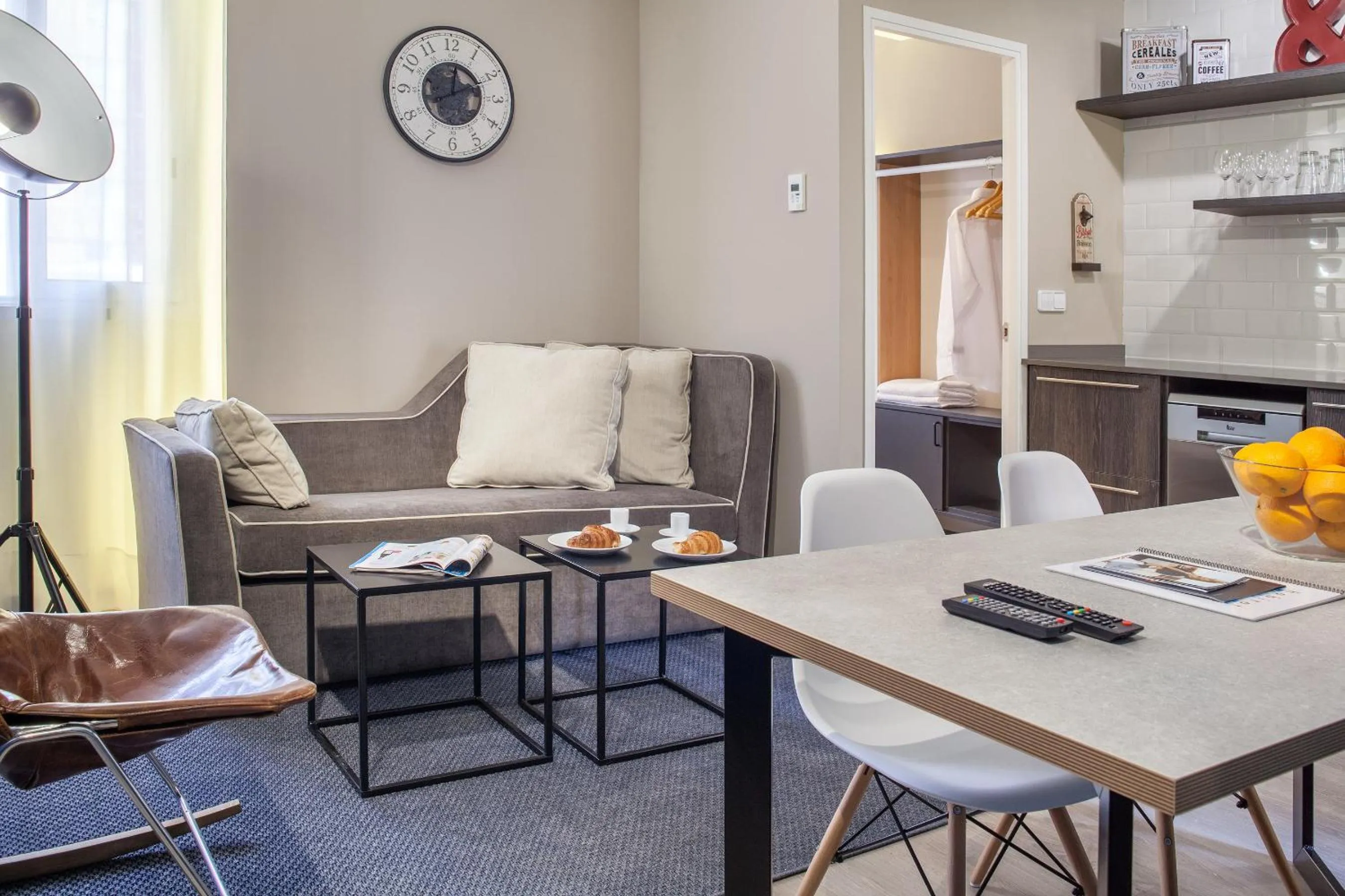 Kitchen or kitchenette in Habitat Apartments Cool Jazz