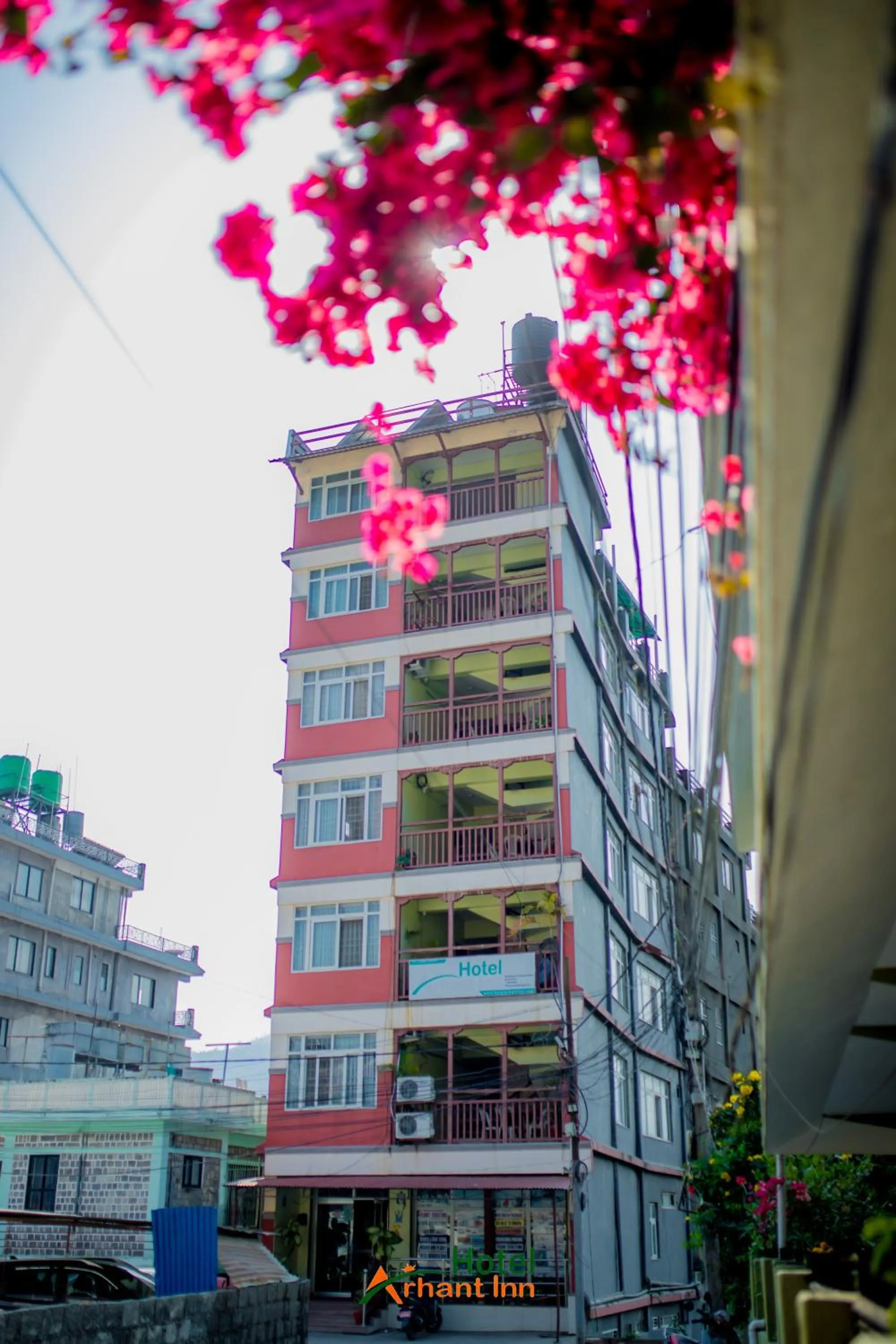 Hotel Arhant Inn