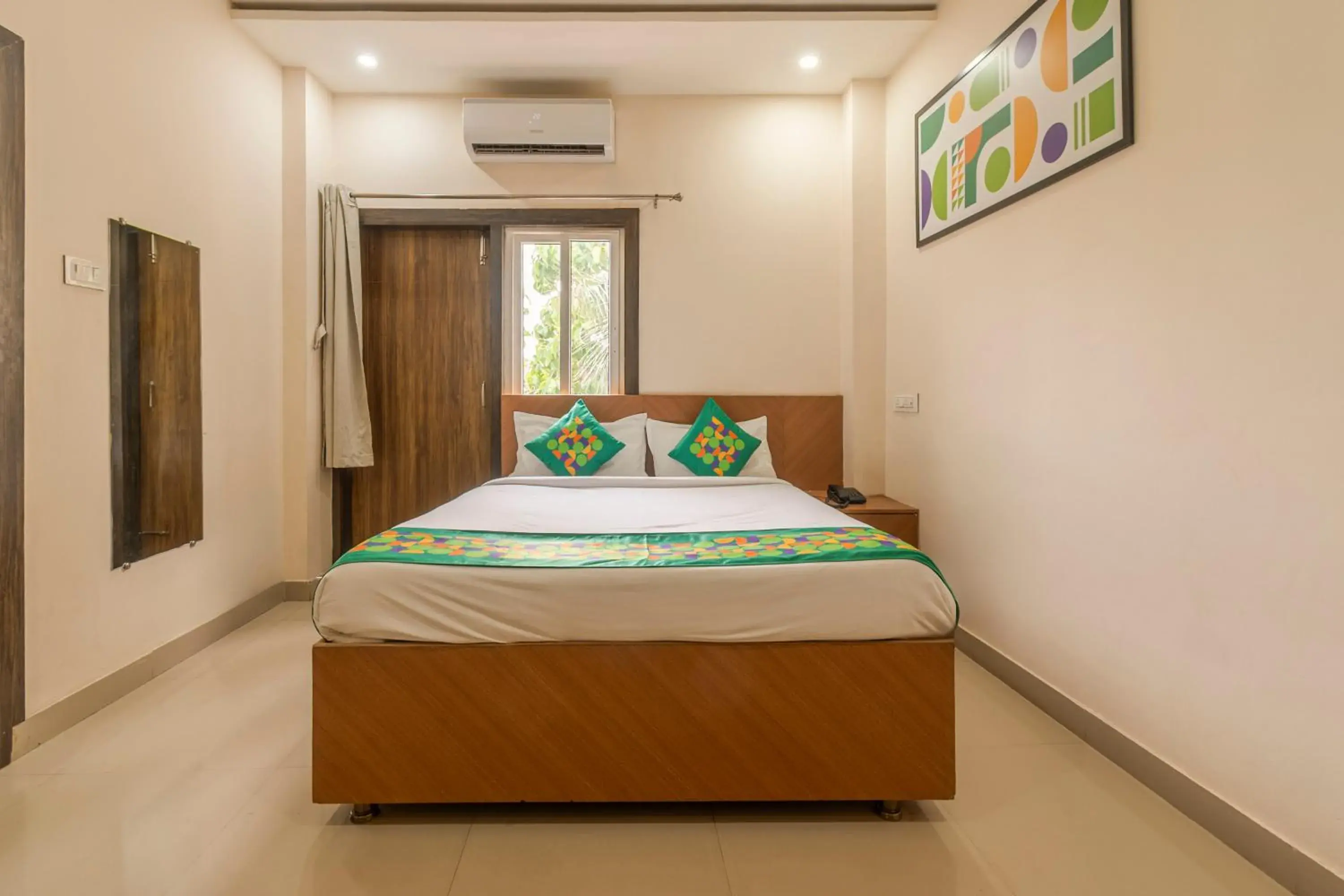 Bedroom, Bed in Treebo Raj Palace Bedroom, Bed in Treebo Raj Palace