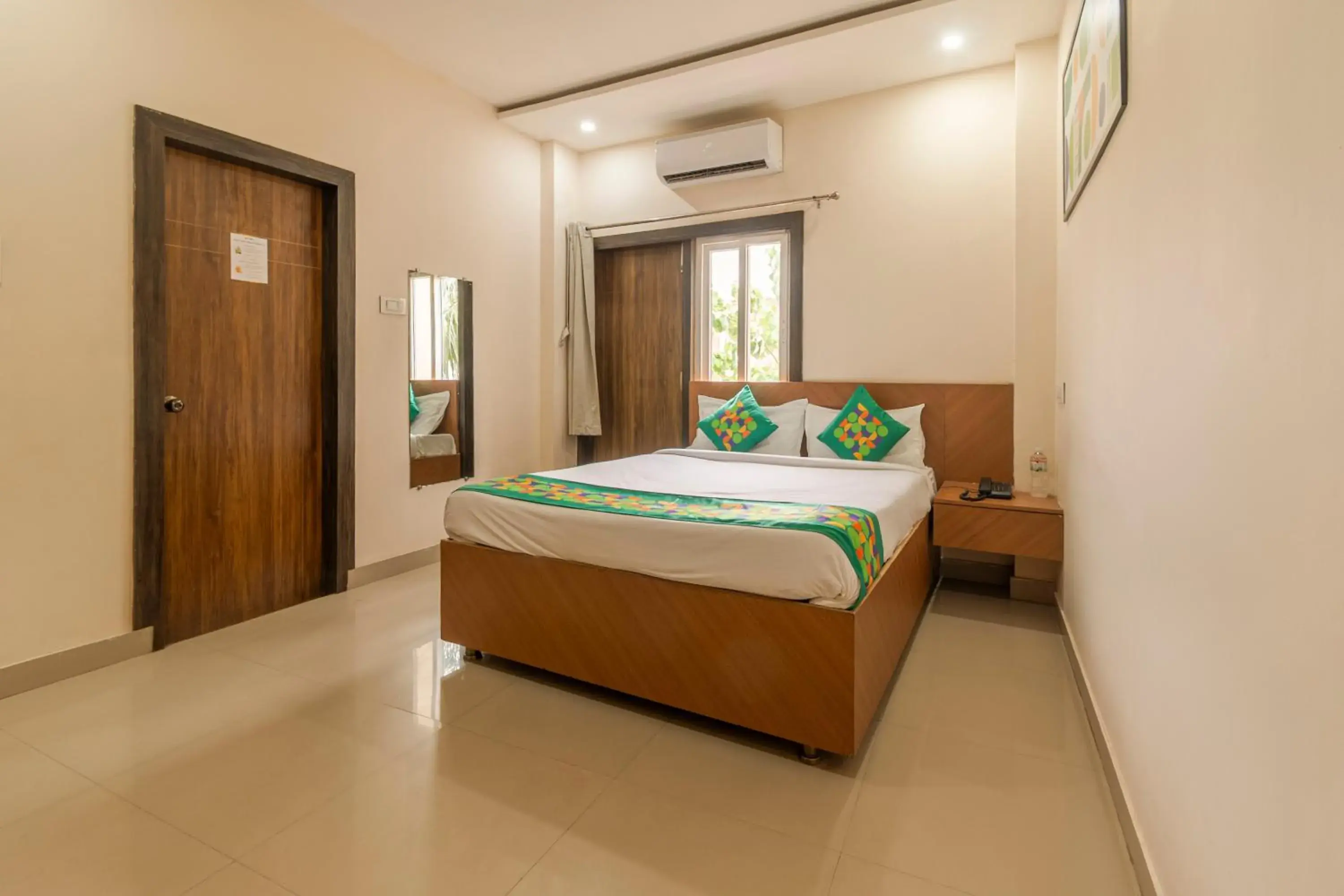 Bedroom, Bed in Treebo Raj Palace Bedroom, Bed in Treebo Raj Palace