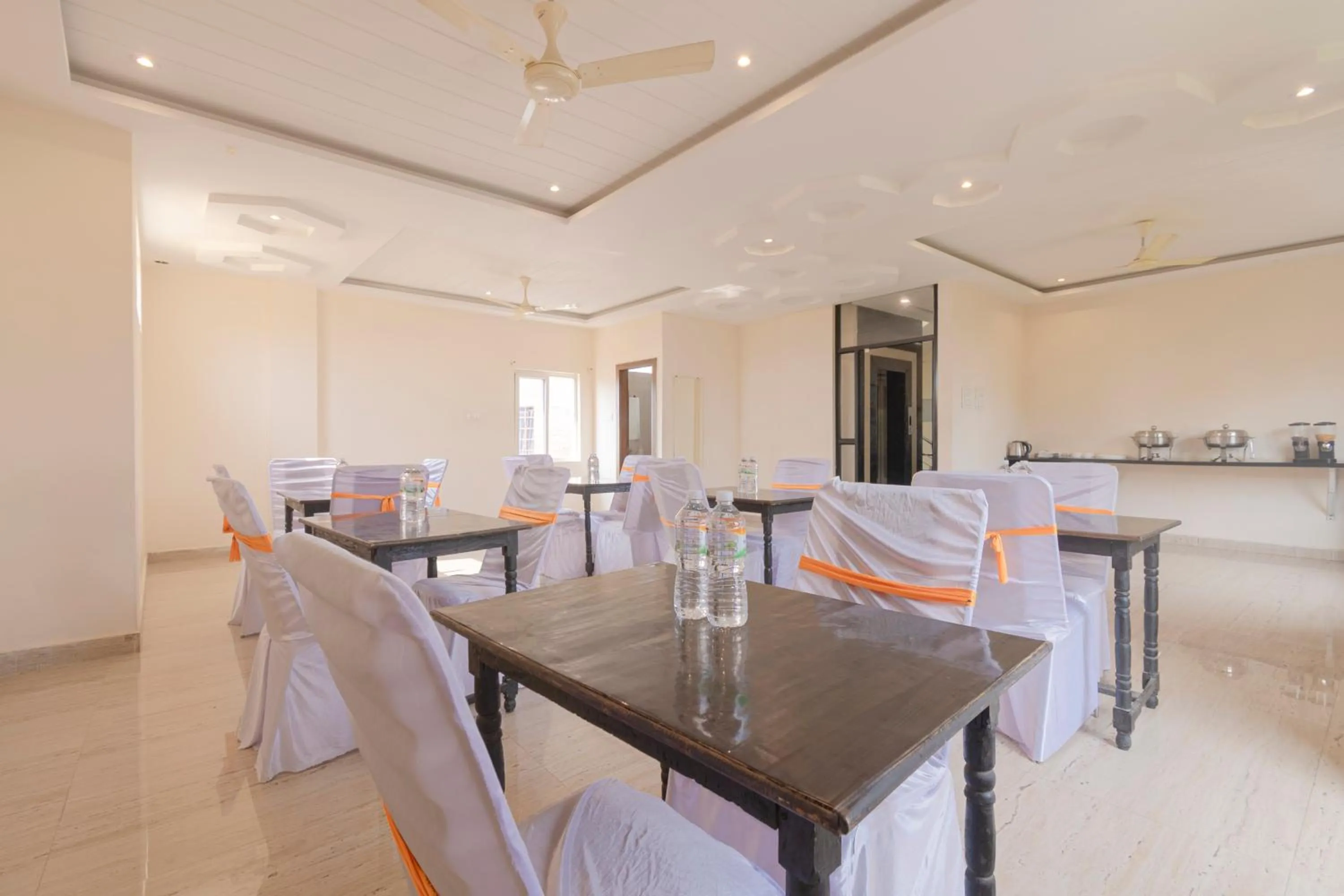 Restaurant/places to eat in Treebo Raj Palace