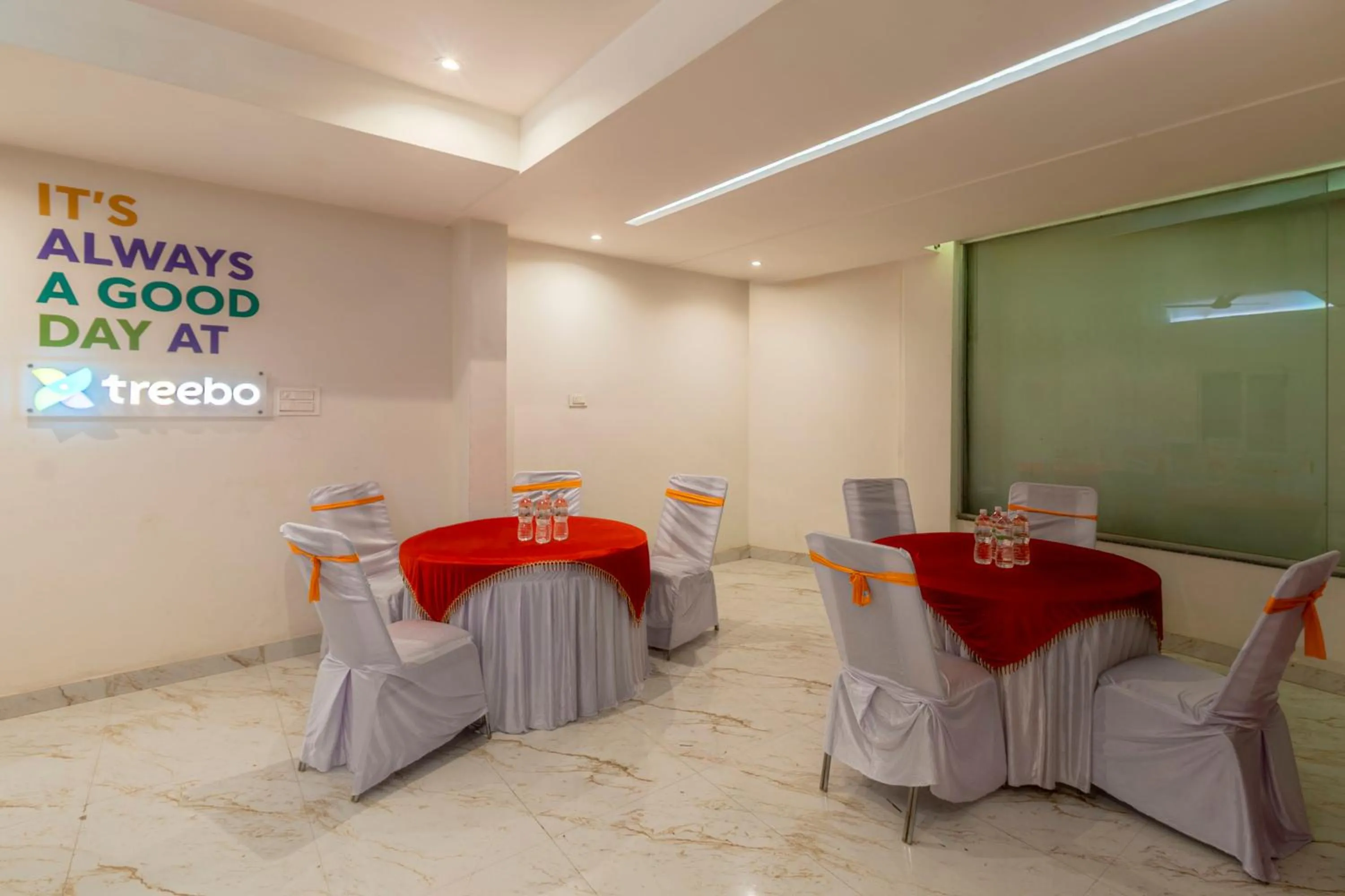 Restaurant/places to eat in Treebo Raj Palace