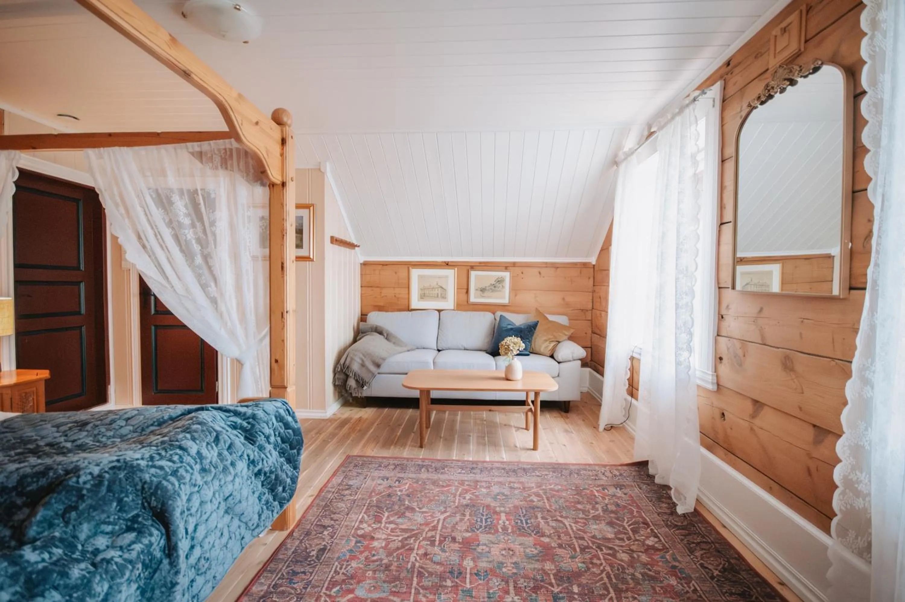 Photo of the whole room, Bed in Helgaker Gård