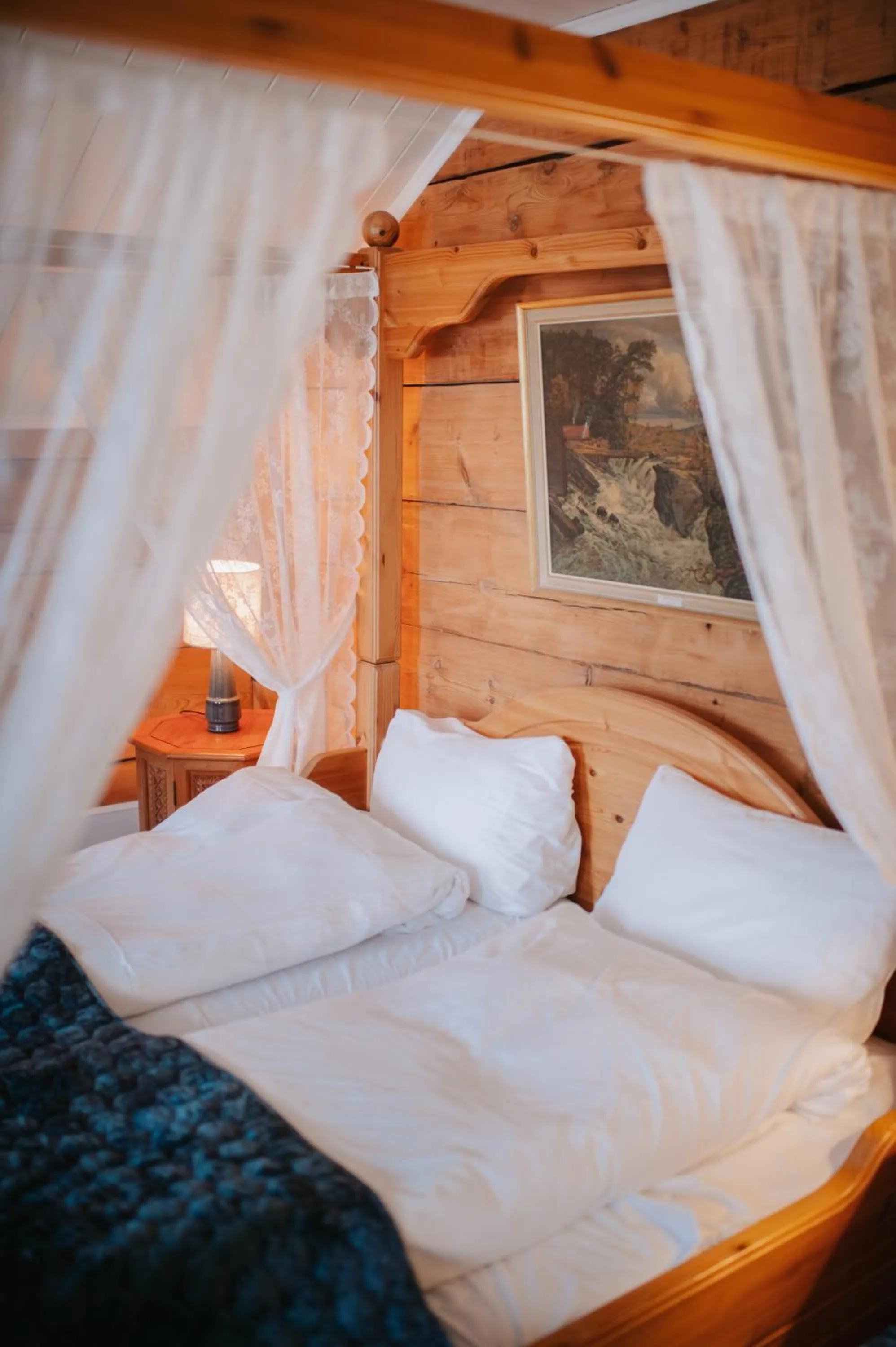 Photo of the whole room, Bed in Helgaker Gård