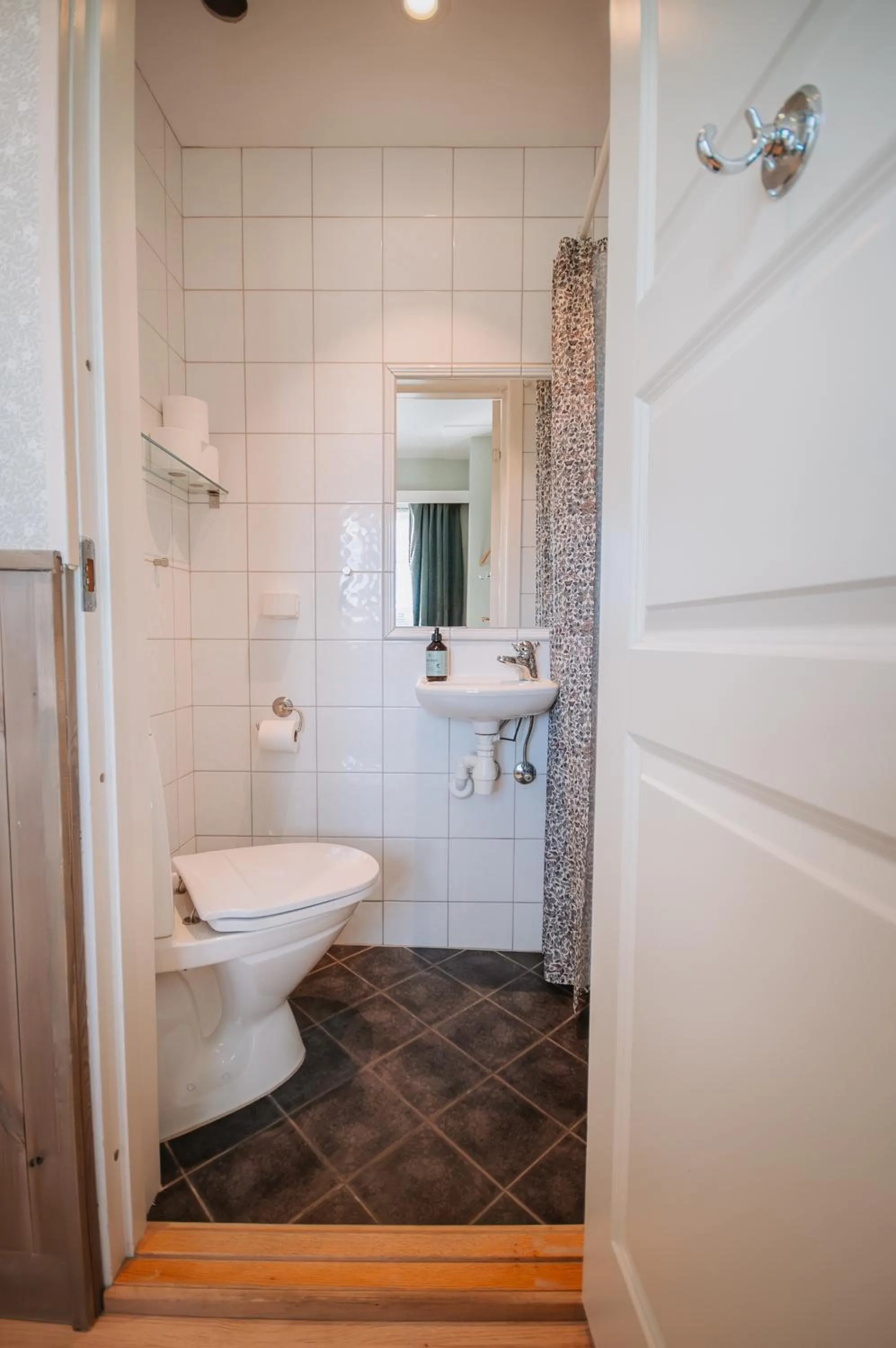 Shower in Helgaker Gård