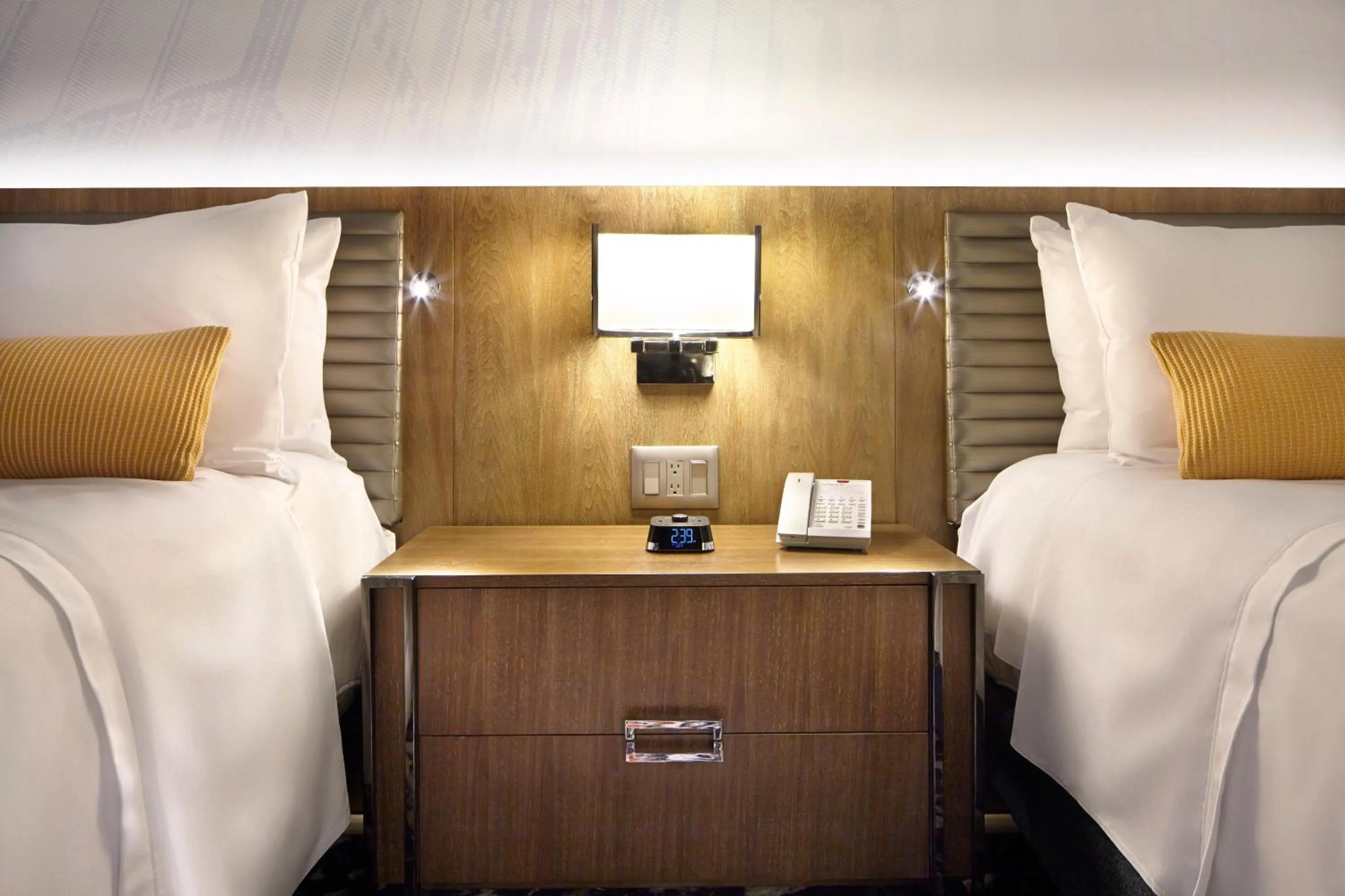 Photo of the whole room, Bed in Hotel Indigo Atlanta Downtown by IHG