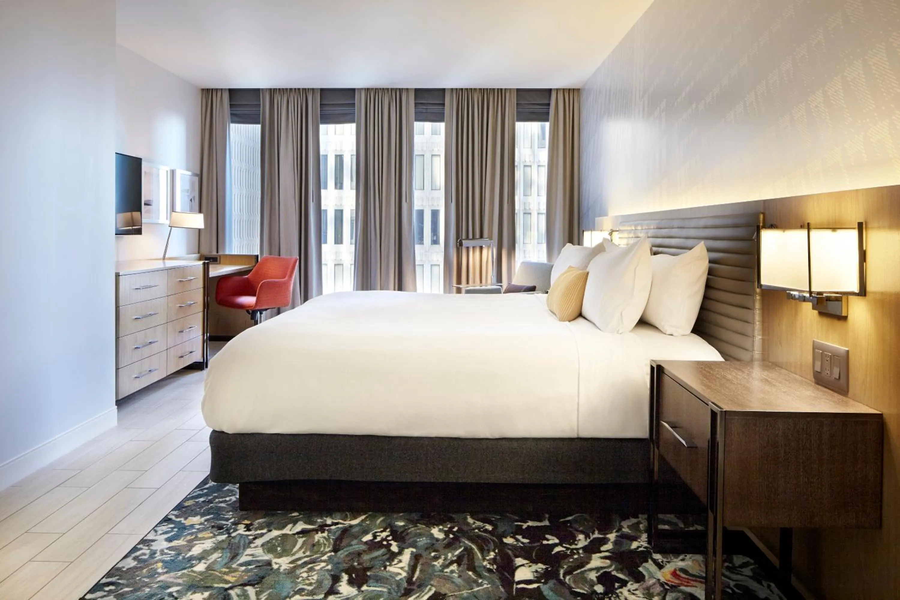 Photo of the whole room, Bed in Hotel Indigo Atlanta Downtown by IHG