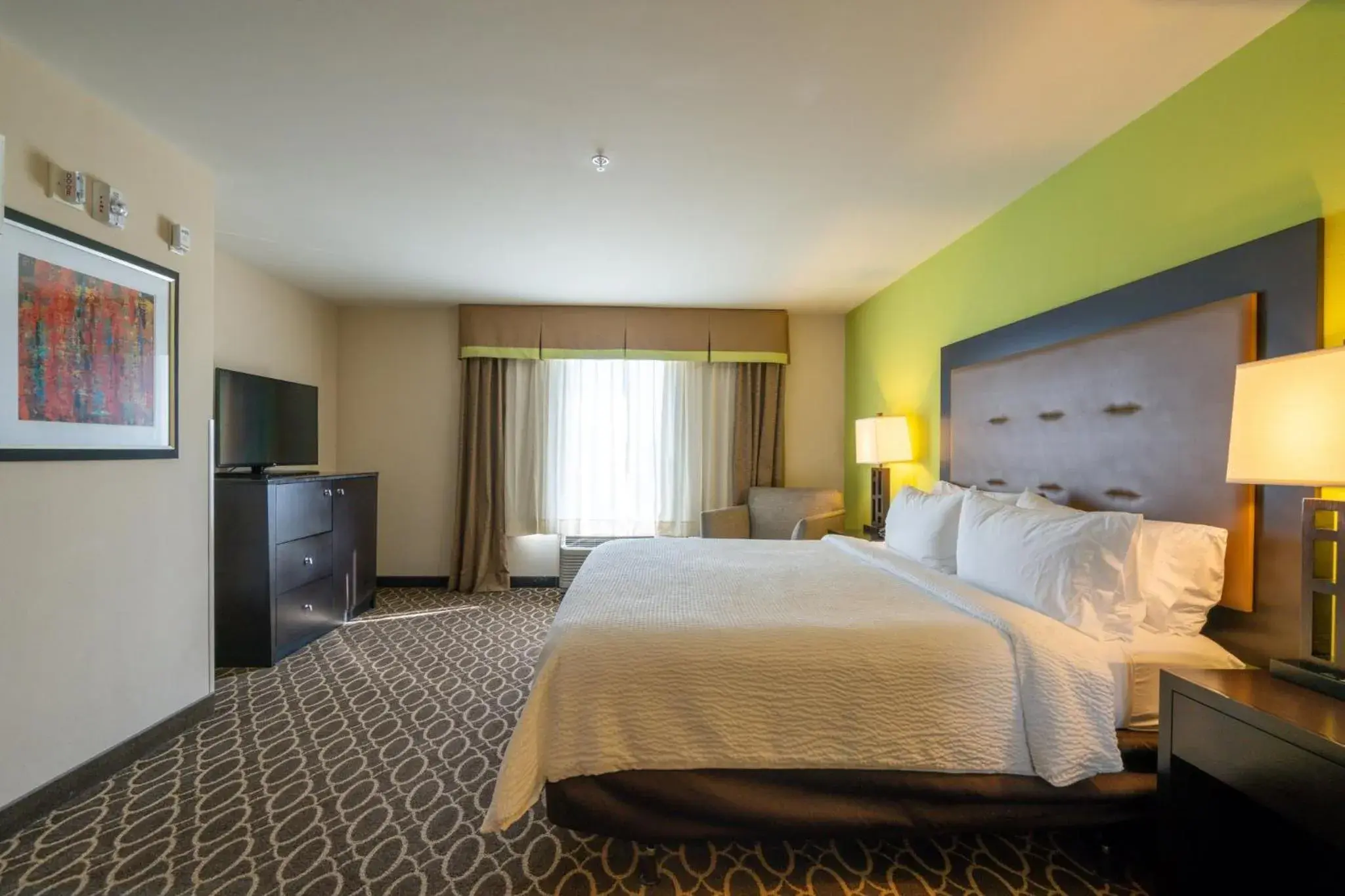 Photo of the whole room, Bed in Holiday Inn Murfreesboro by IHG Photo of the whole room, Bed in Holiday Inn Murfreesboro by IHG
