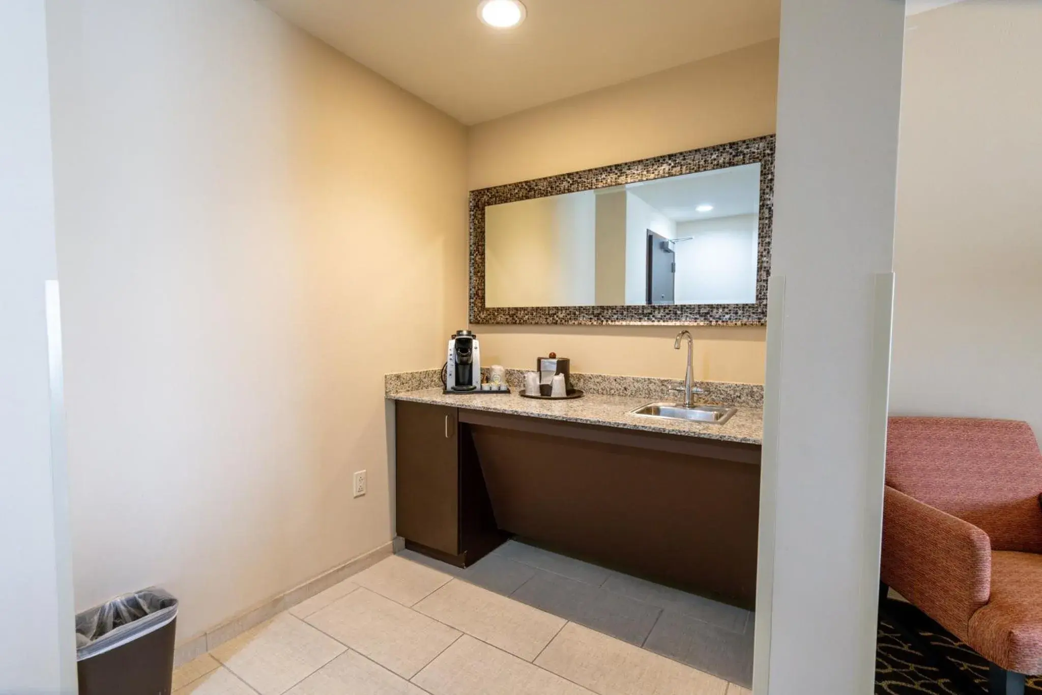 One-Bedroom Queen Suite in Holiday Inn Murfreesboro by IHG One-Bedroom Queen Suite in Holiday Inn Murfreesboro by IHG