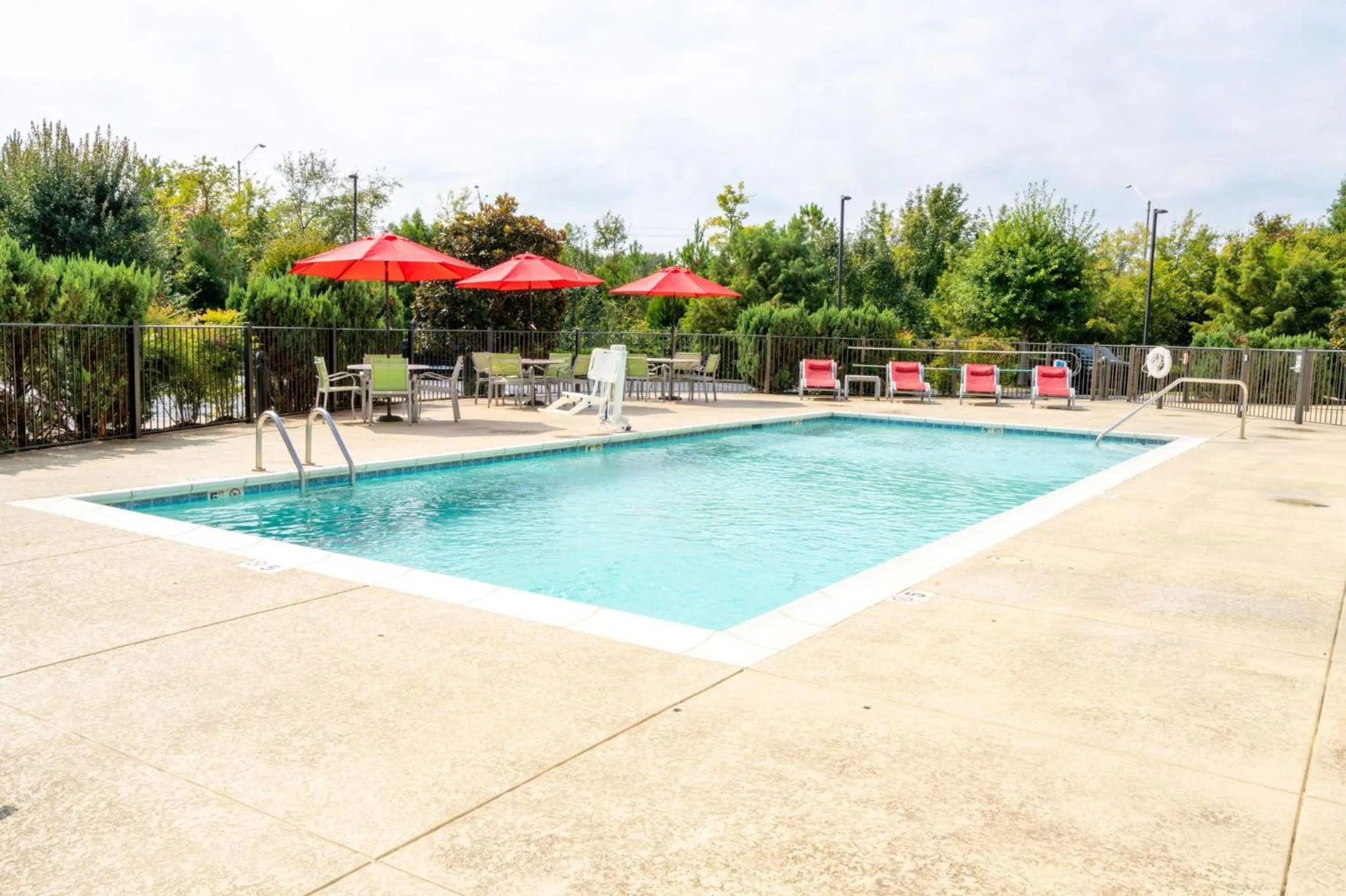 Swimming pool in Holiday Inn Murfreesboro by IHG