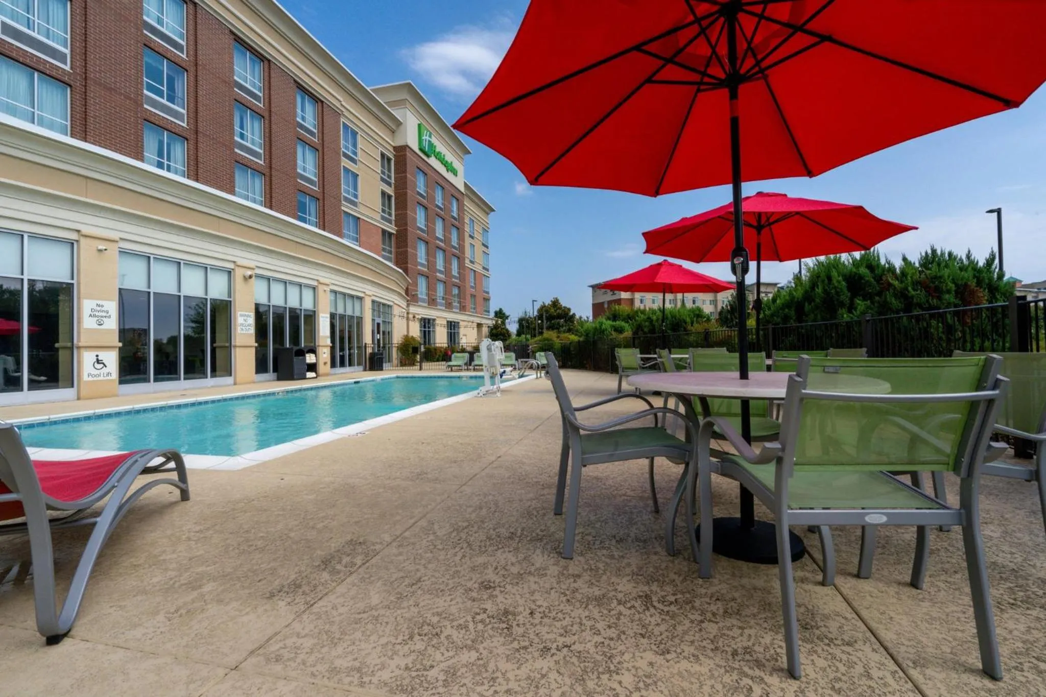 Swimming pool in Holiday Inn Murfreesboro by IHG