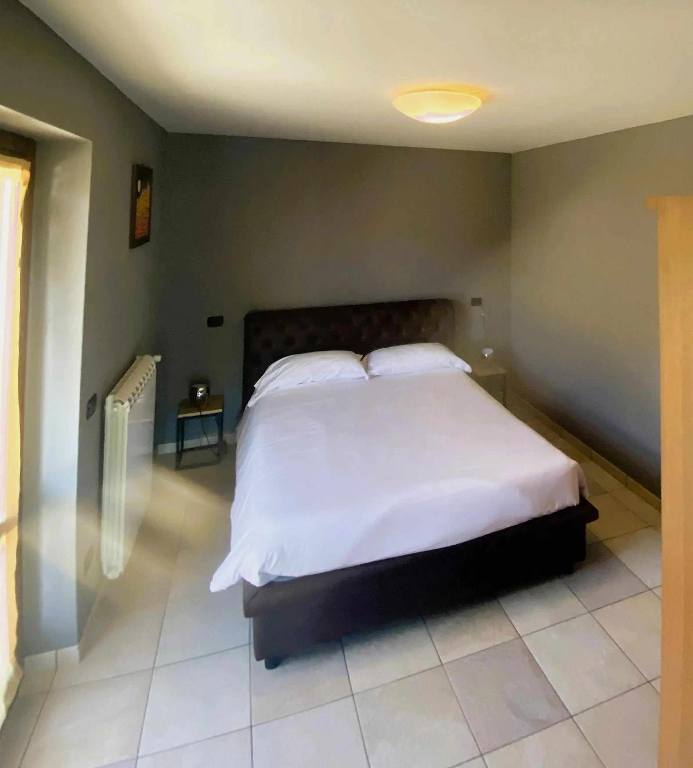 Bed in Vela di Soleville camere con e senza vista lago con ristorante & pizzeria