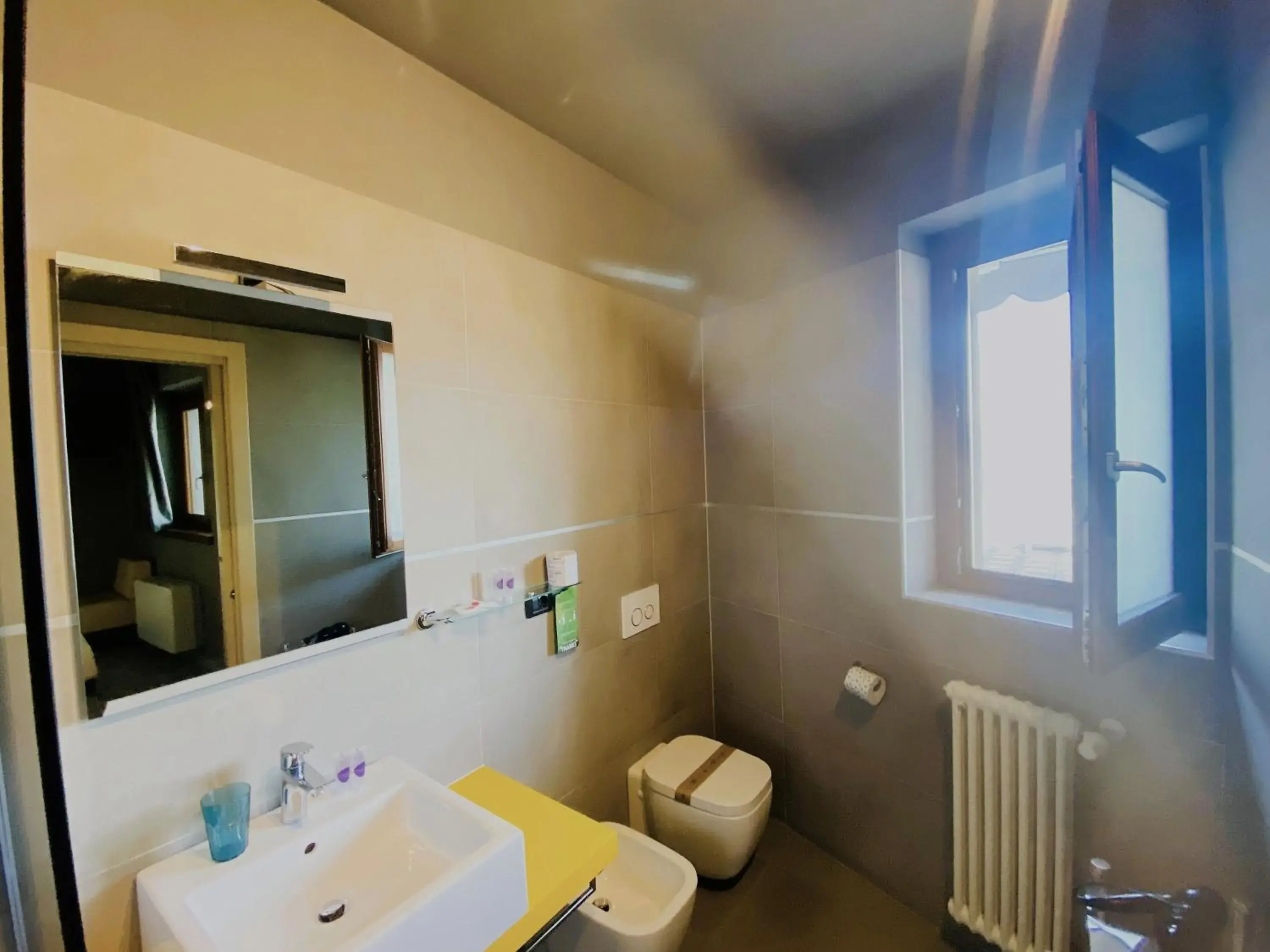 Double Room with Lake View in Vela di Soleville camere con e senza vista lago con ristorante & pizzeria Double Room with Lake View in Vela di Soleville camere con e senza vista lago con ristorante & pizzeria