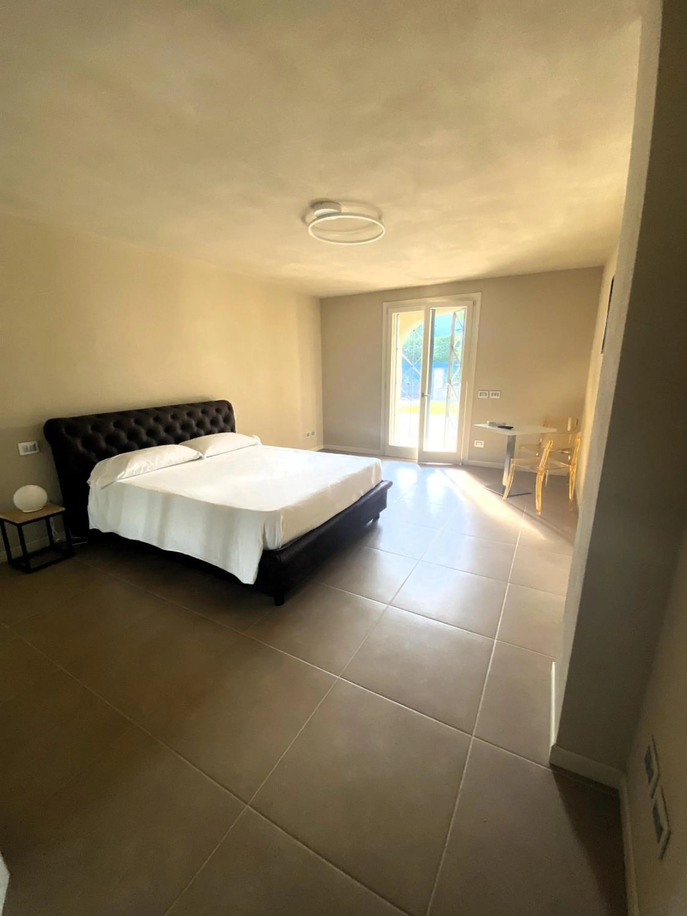 Bed in Vela di Soleville camere con e senza vista lago con ristorante & pizzeria