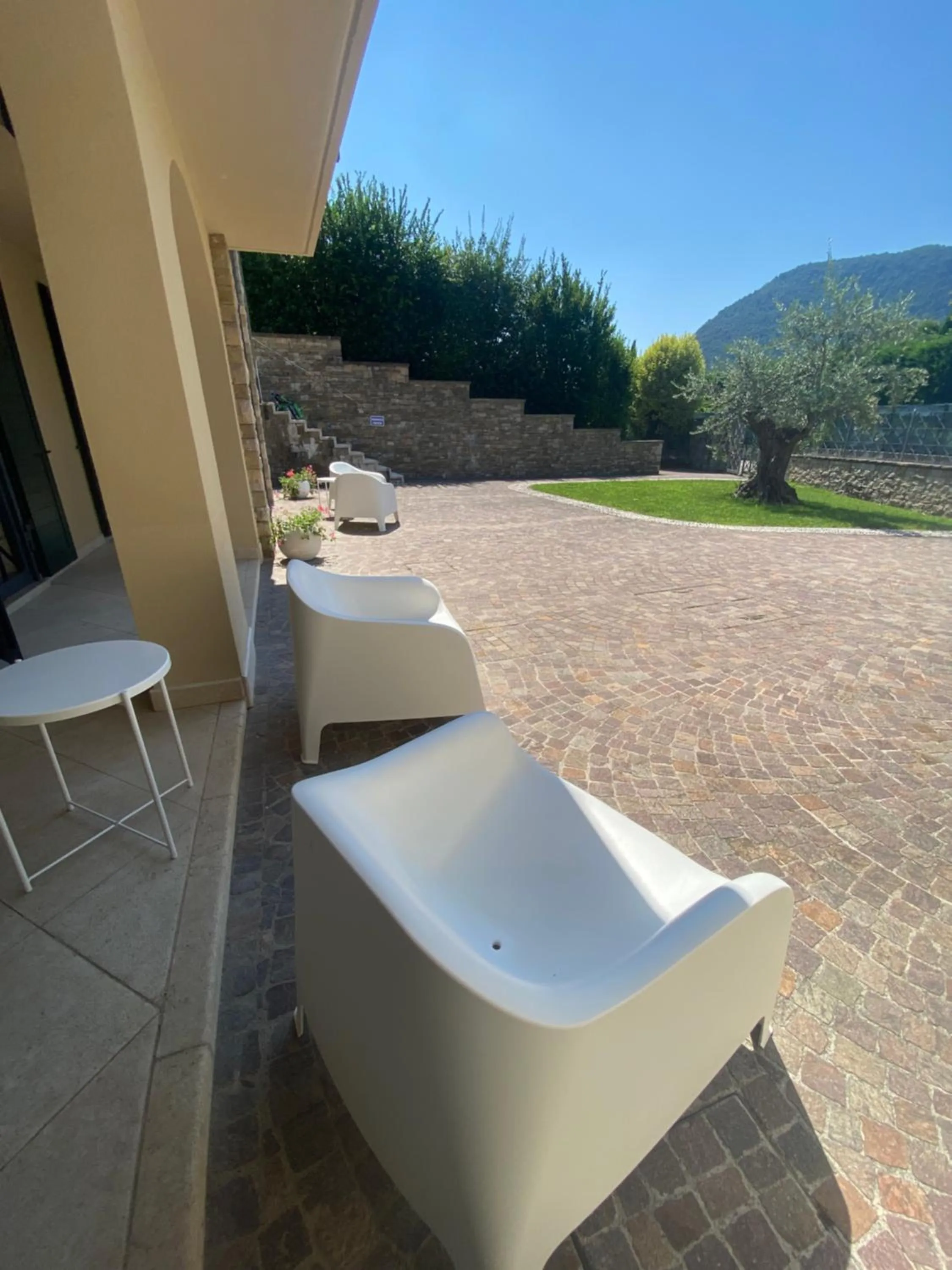 Vela di Soleville camere con e senza vista lago con ristorante & pizzeria