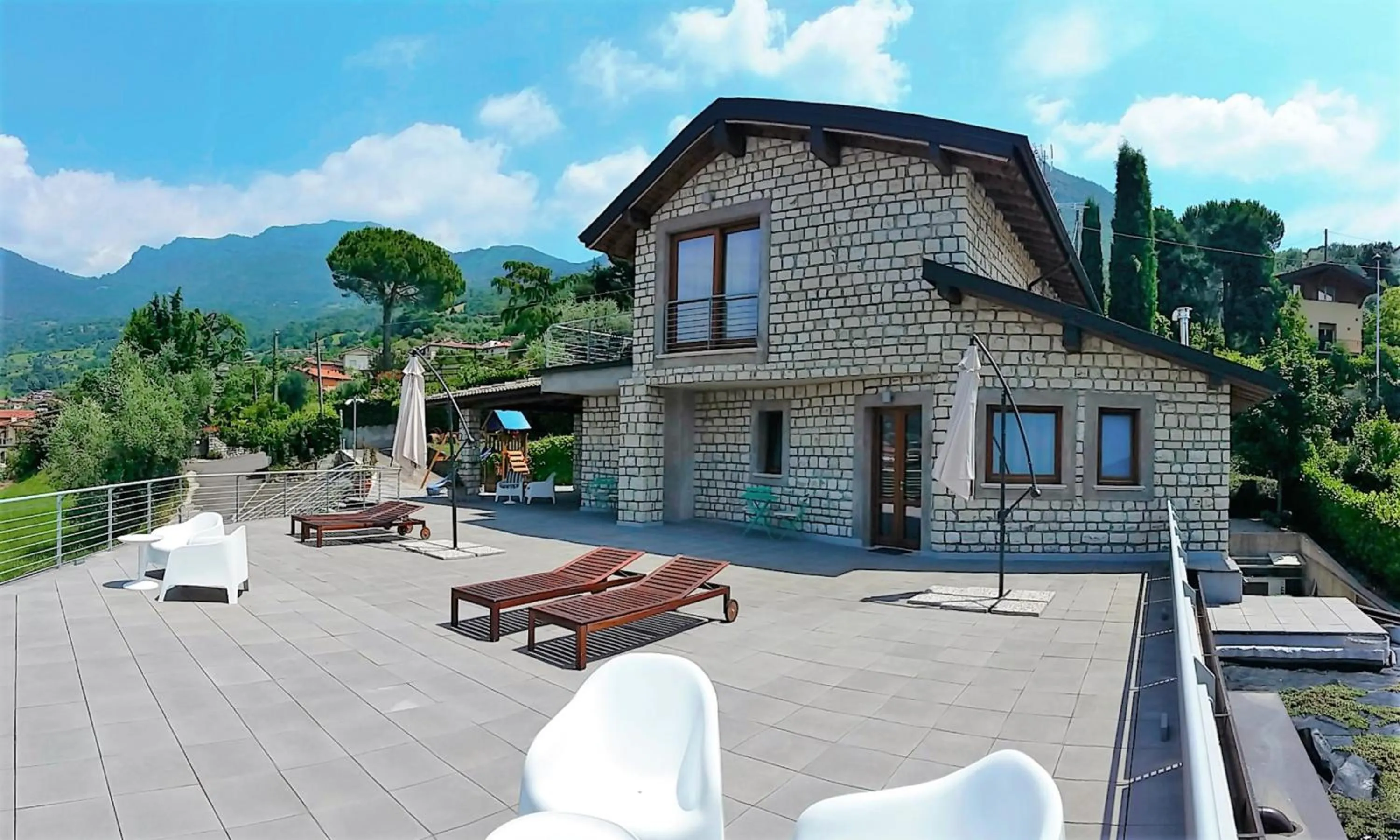 Vela di Soleville camere con e senza vista lago con ristorante & pizzeria