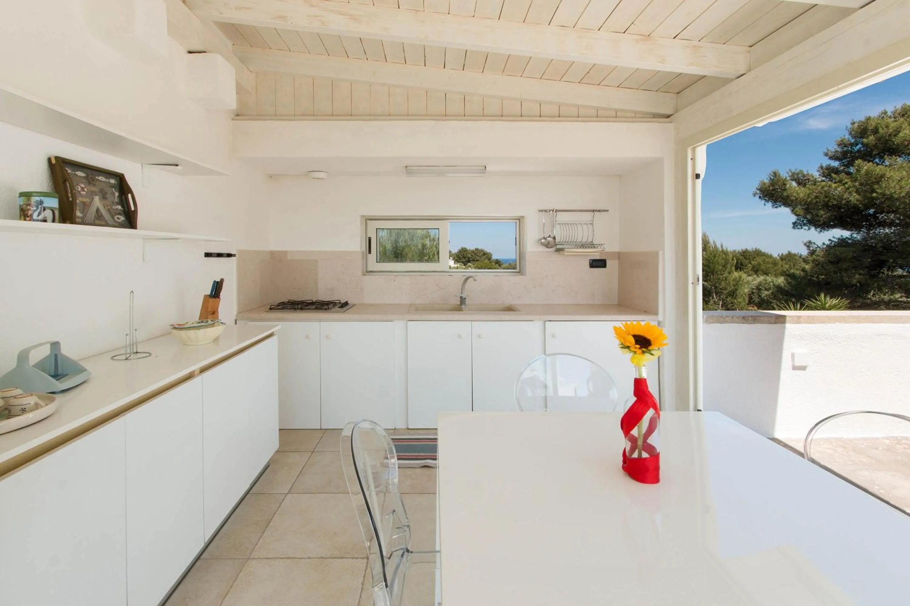 Dining area in Villa Maria Clara by Perle di Puglia