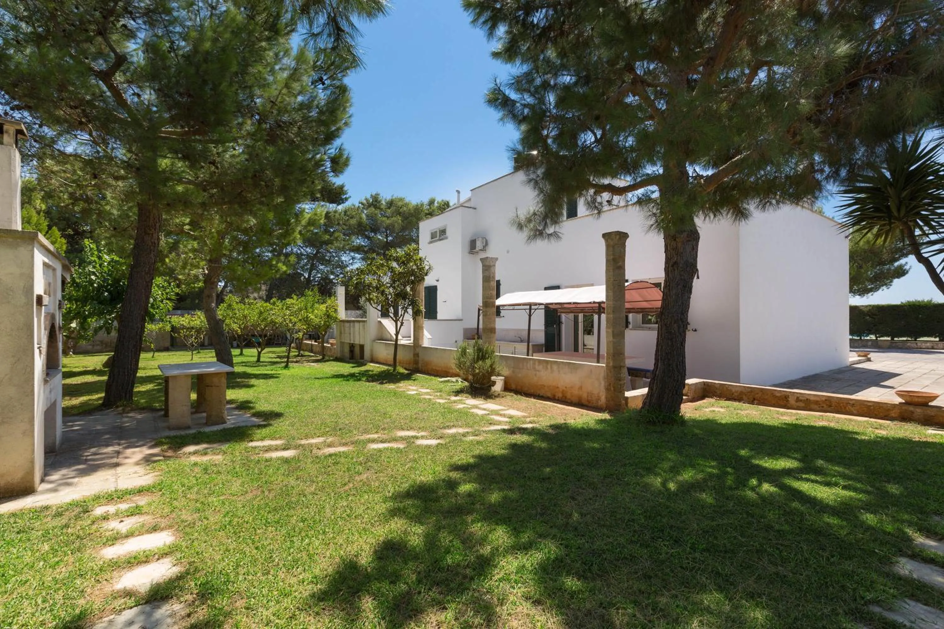 Property building in Villa Maria Clara by Perle di Puglia